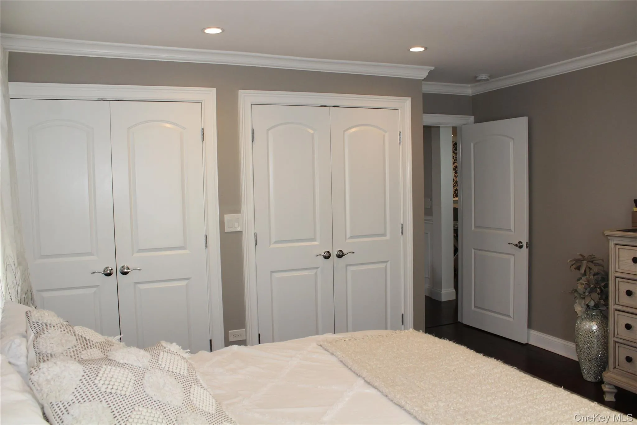 3157 Waterbury Avenue, New York, NY, 3 Bedrooms Bedrooms, 5 Rooms Rooms,1 BathroomBathrooms,Residential Lease,For Rent,Waterbury,0,000067 3157 Waterbury Avenue, New York, NY, 3 Bedrooms Bedrooms, 5 Rooms Rooms,1 BathroomBathrooms,Residential Lease,For Rent,Waterbury,0,000067