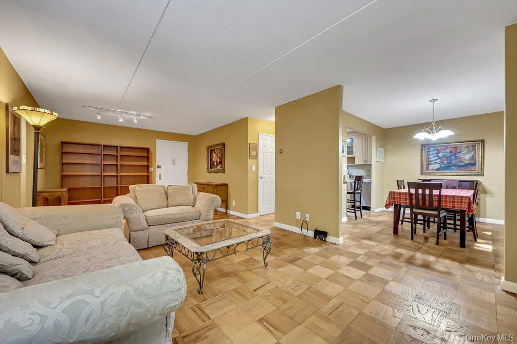 108 Sagamore Road, Eastchester, NY, 1 Bedroom Bedrooms, 4 Rooms Rooms,1 BathroomBathrooms,Residential,For Rent,Sagamore,0,000069 108 Sagamore Road, Eastchester, NY, 1 Bedroom Bedrooms, 4 Rooms Rooms,1 BathroomBathrooms,Residential,For Rent,Sagamore,0,000069