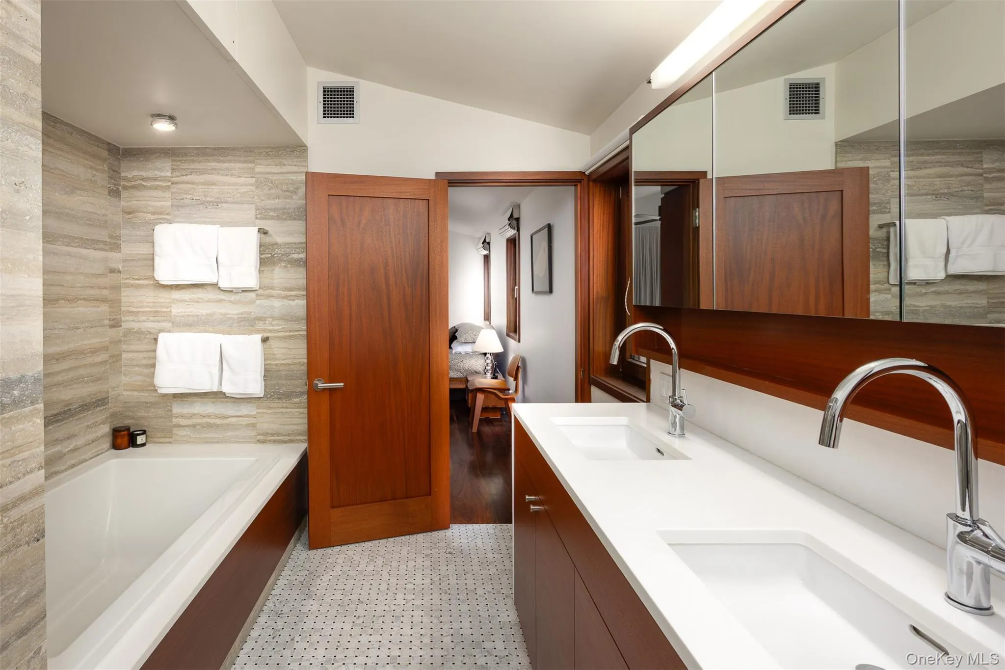 40 Mt Guardian Road, Woodstock, NY, 4 Bedrooms Bedrooms, 11 Rooms Rooms,4 BathroomsBathrooms,Residential Sale,For Rent,Mt Guardian,0,000073 40 Mt Guardian Road, Woodstock, NY, 4 Bedrooms Bedrooms, 11 Rooms Rooms,4 BathroomsBathrooms,Residential Sale,For Rent,Mt Guardian,0,000073