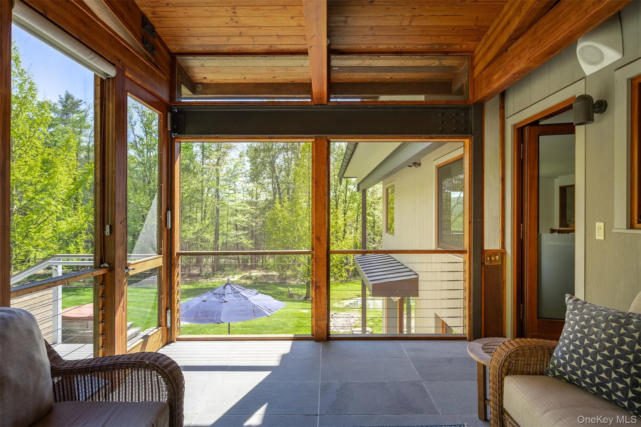 Screened in Porch off of Kitchen Screened in Porch off of Kitchen