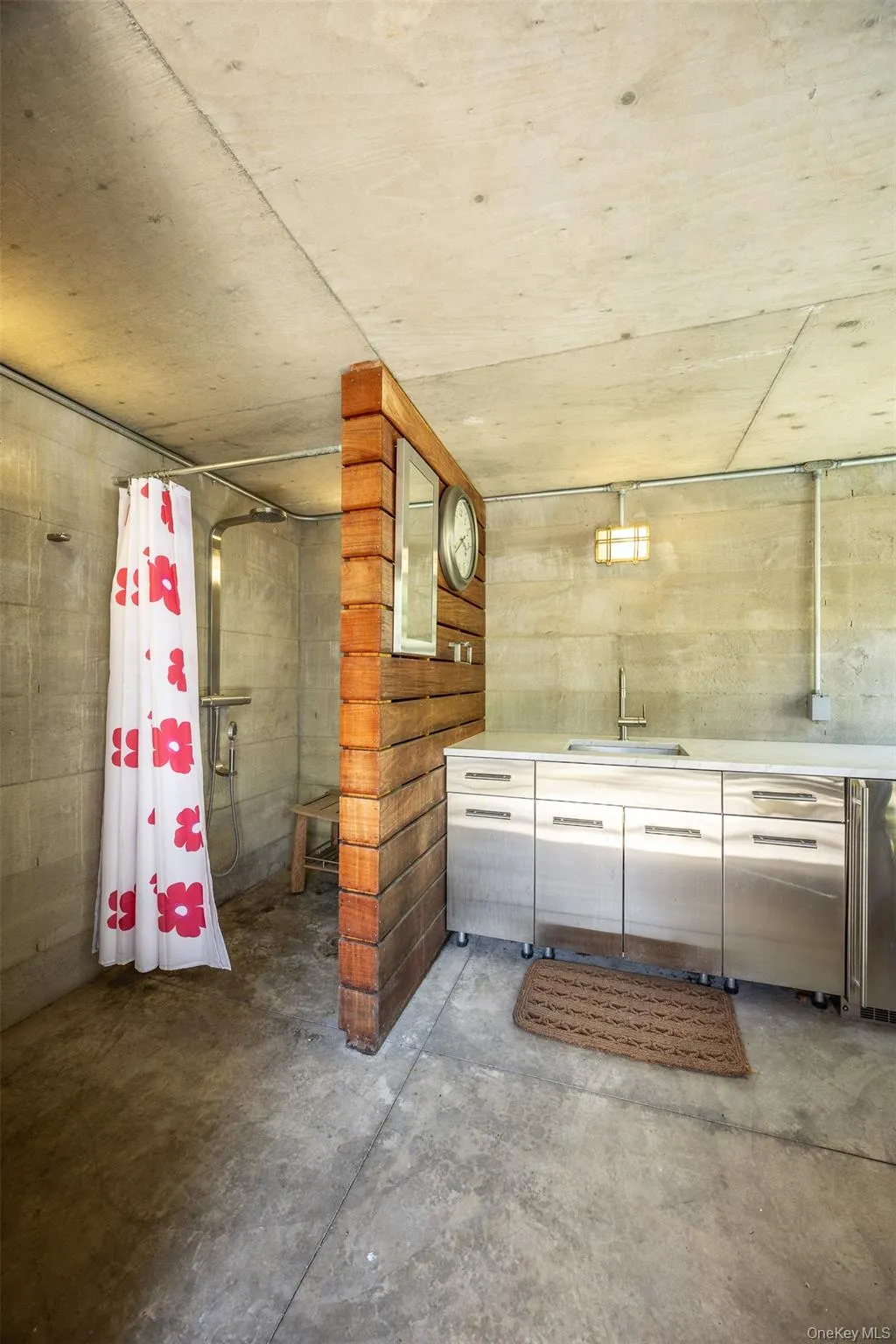 Pool House w/ a Full Bathroom & Prep Area Pool House w/ a Full Bathroom & Prep Area