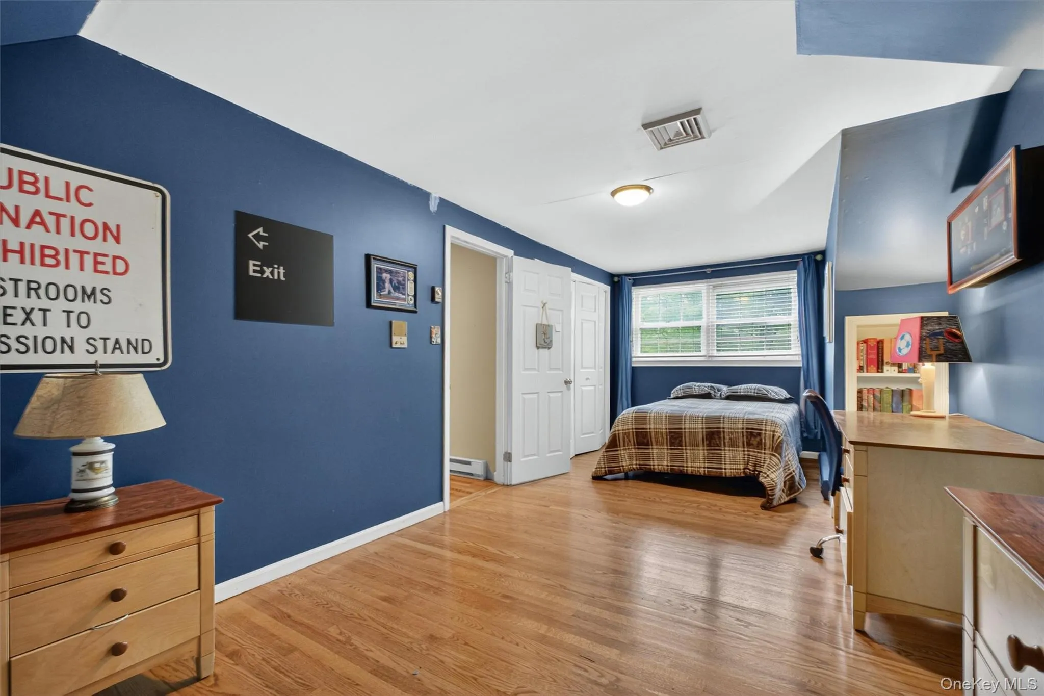 Huge Bedroom Huge Bedroom