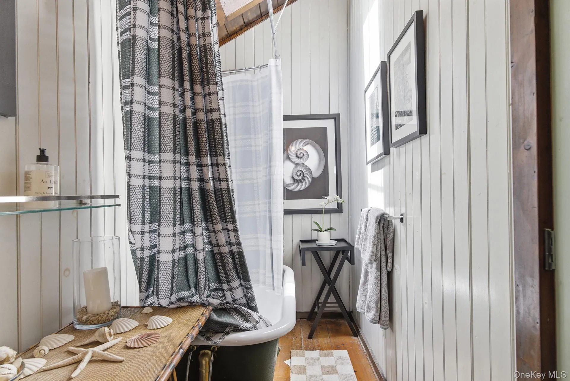 129 Bull Path, East Hampton, NY, 3 Bedrooms Bedrooms, 6 Rooms Rooms,2 BathroomsBathrooms,Residential,For Rent,Bull,0,000080 129 Bull Path, East Hampton, NY, 3 Bedrooms Bedrooms, 6 Rooms Rooms,2 BathroomsBathrooms,Residential,For Rent,Bull,0,000080
