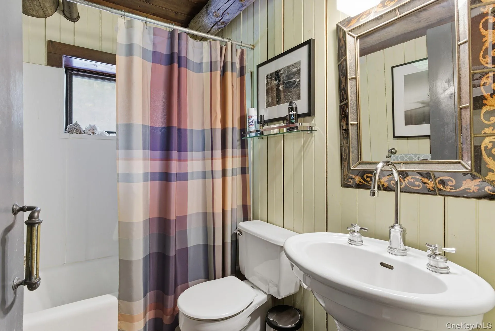 129 Bull Path, East Hampton, NY, 3 Bedrooms Bedrooms, 6 Rooms Rooms,2 BathroomsBathrooms,Residential,For Rent,Bull,0,000080 129 Bull Path, East Hampton, NY, 3 Bedrooms Bedrooms, 6 Rooms Rooms,2 BathroomsBathrooms,Residential,For Rent,Bull,0,000080