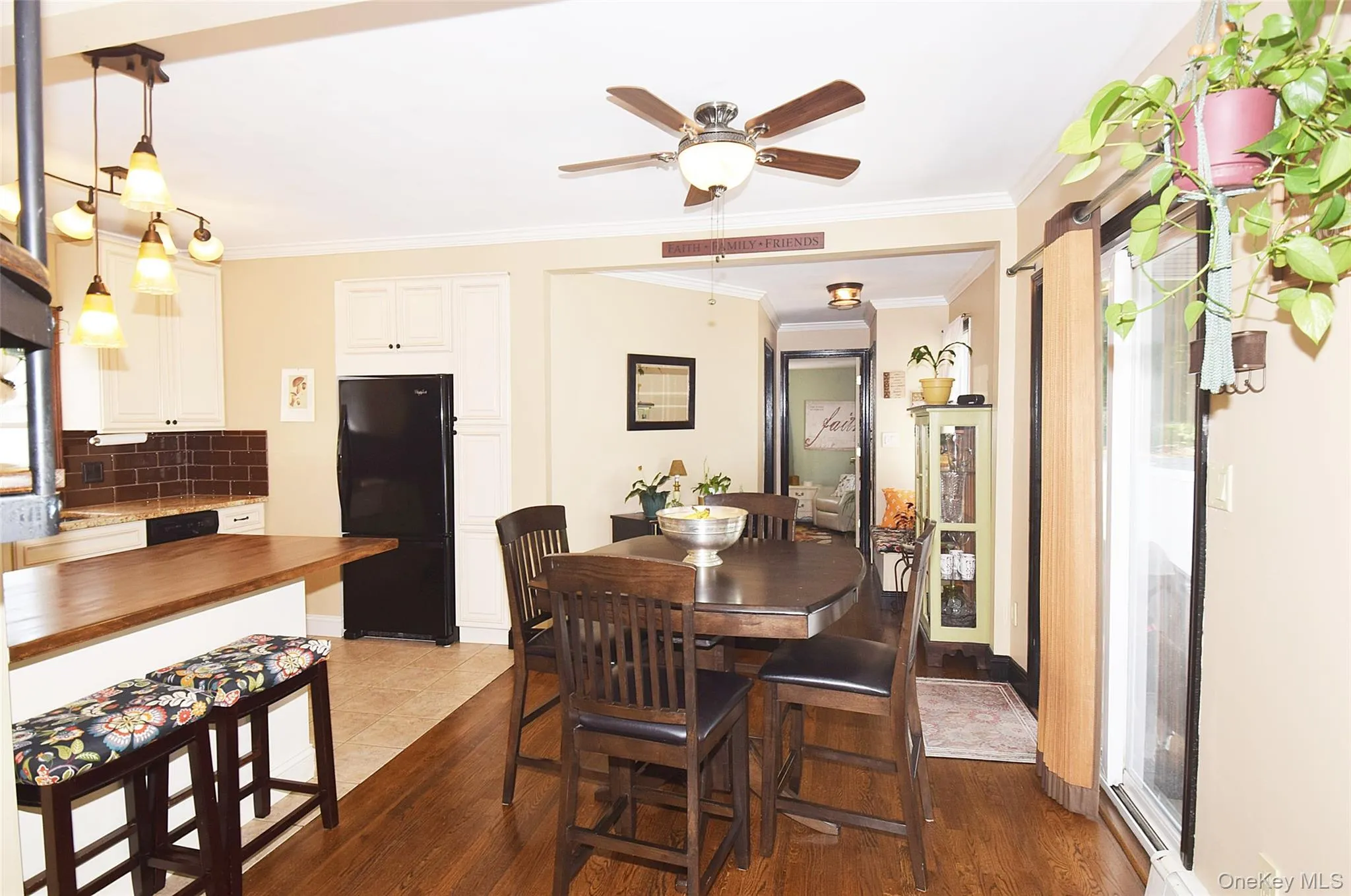 22 Salem Place, Babylon, NY, 2 Bedrooms Bedrooms, 5 Rooms Rooms,1 BathroomBathrooms,Residential,For Rent,Salem,0,000089 22 Salem Place, Babylon, NY, 2 Bedrooms Bedrooms, 5 Rooms Rooms,1 BathroomBathrooms,Residential,For Rent,Salem,0,000089