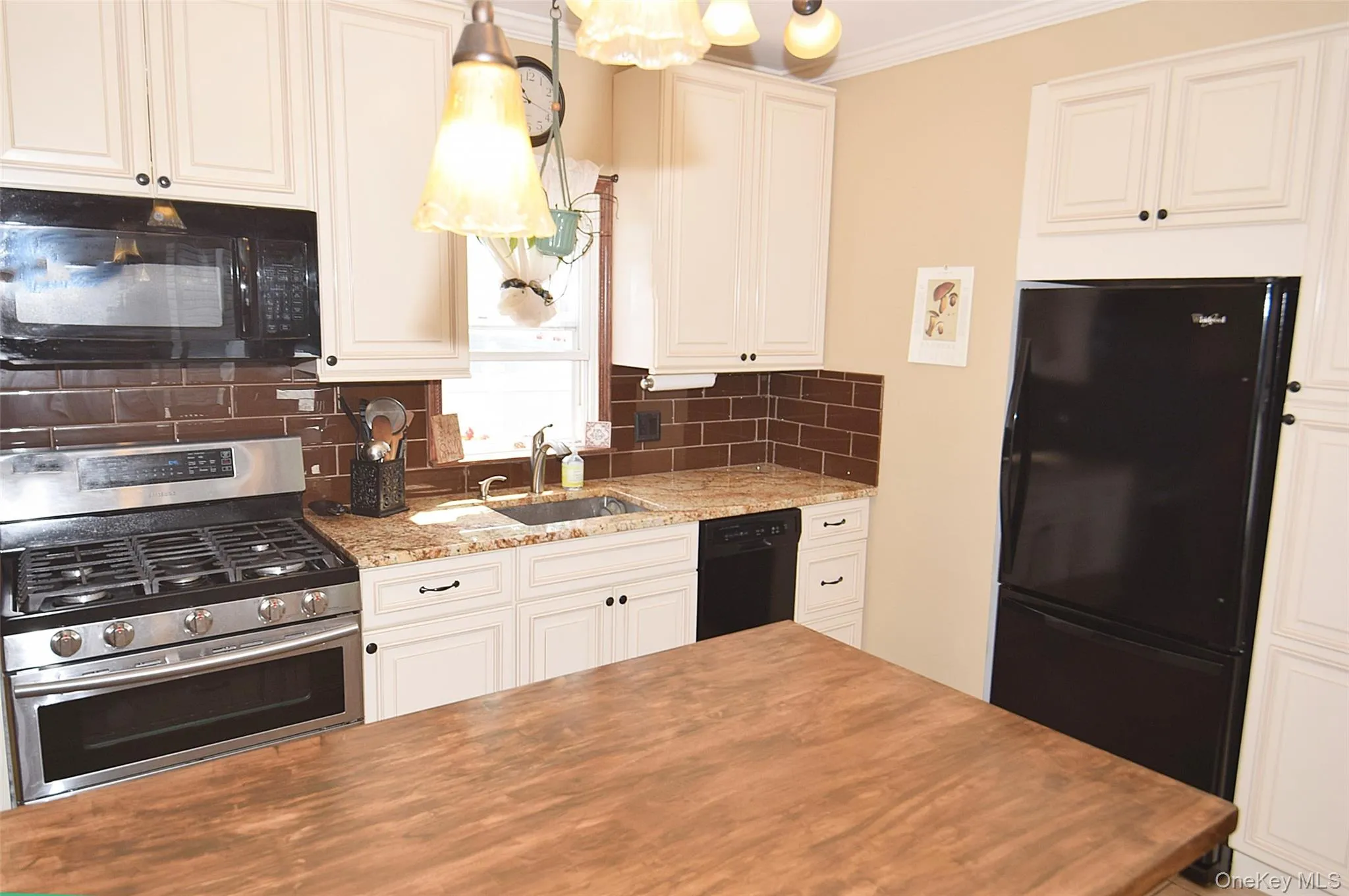 22 Salem Place, Babylon, NY, 2 Bedrooms Bedrooms, 5 Rooms Rooms,1 BathroomBathrooms,Residential,For Rent,Salem,0,000089 22 Salem Place, Babylon, NY, 2 Bedrooms Bedrooms, 5 Rooms Rooms,1 BathroomBathrooms,Residential,For Rent,Salem,0,000089
