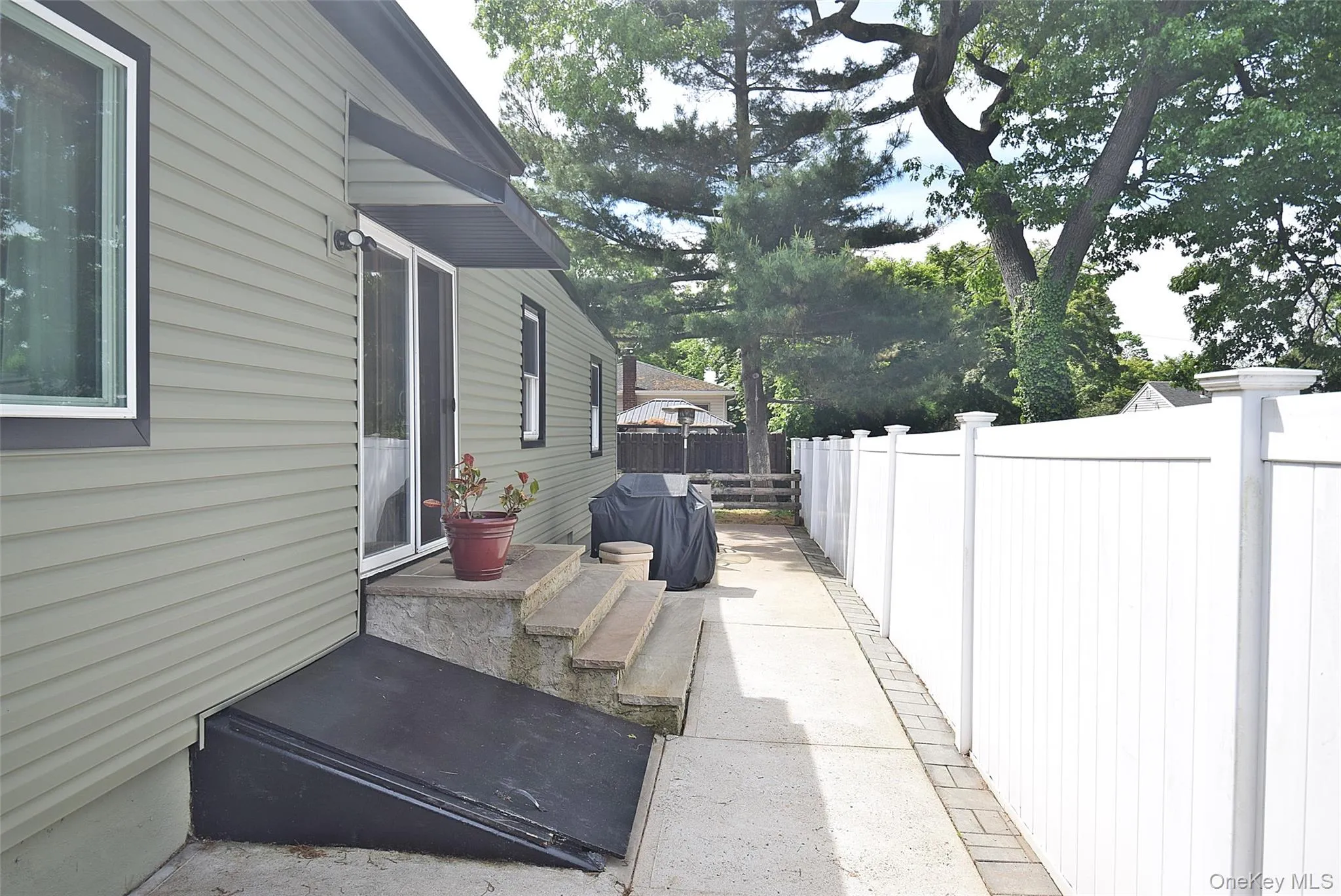 22 Salem Place, Babylon, NY, 2 Bedrooms Bedrooms, 5 Rooms Rooms,1 BathroomBathrooms,Residential,For Rent,Salem,0,000089 22 Salem Place, Babylon, NY, 2 Bedrooms Bedrooms, 5 Rooms Rooms,1 BathroomBathrooms,Residential,For Rent,Salem,0,000089