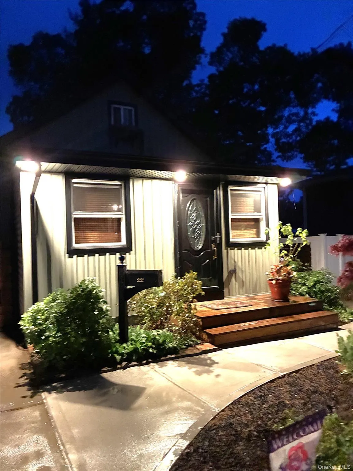 22 Salem Place, Babylon, NY, 2 Bedrooms Bedrooms, 5 Rooms Rooms,1 BathroomBathrooms,Residential,For Rent,Salem,0,000089 22 Salem Place, Babylon, NY, 2 Bedrooms Bedrooms, 5 Rooms Rooms,1 BathroomBathrooms,Residential,For Rent,Salem,0,000089