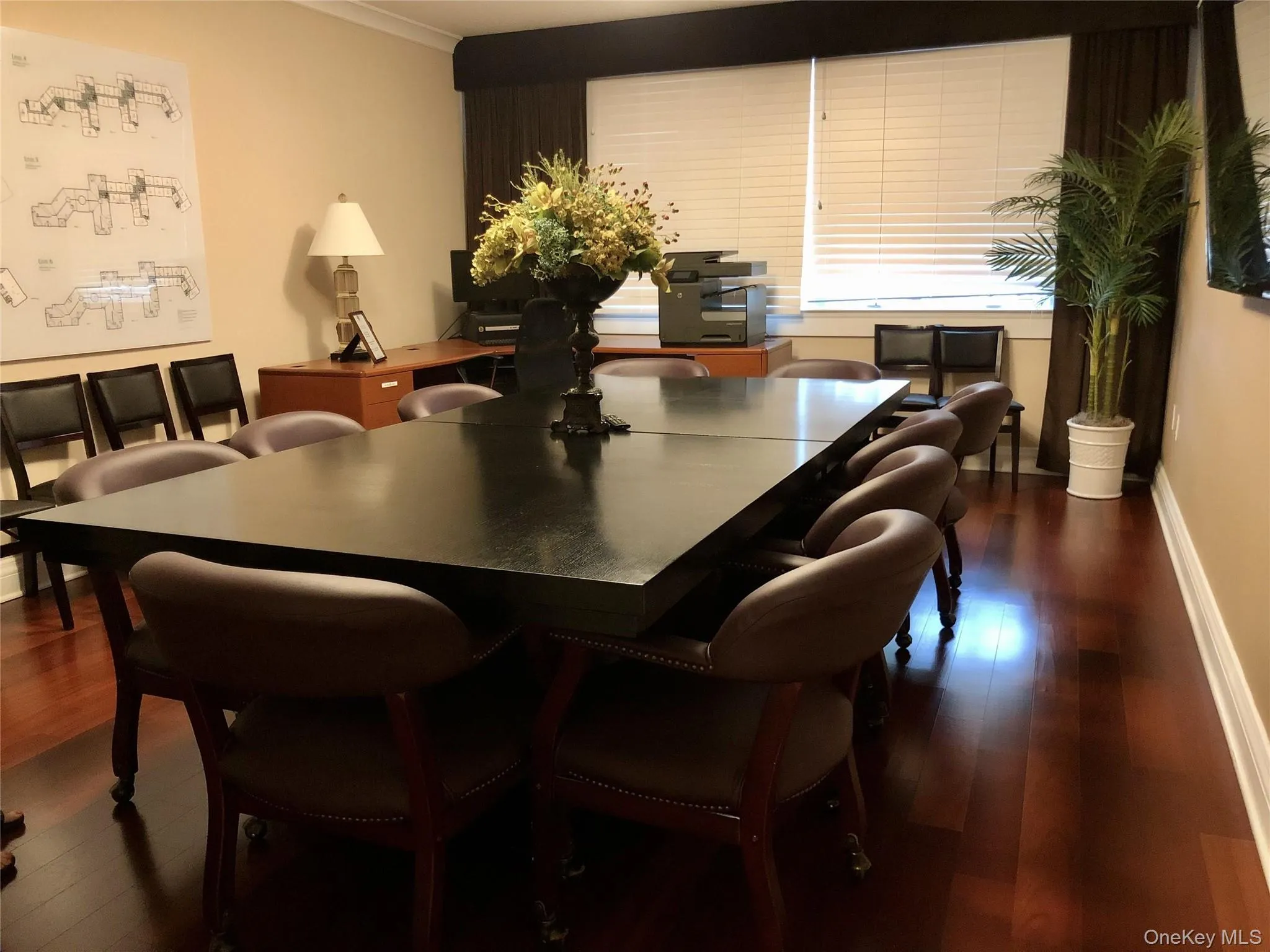 Business center and conference room for residents to use. Business center and conference room for residents to use.