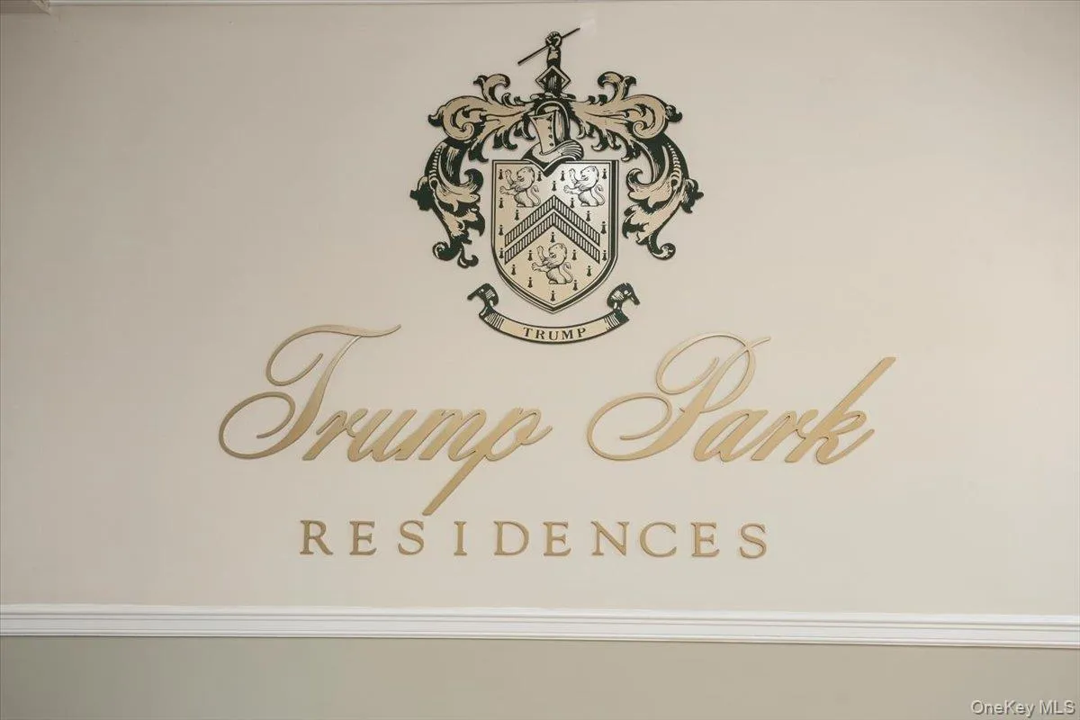 Luxury Living at its best in Trump Park. Luxury Living at its best in Trump Park.