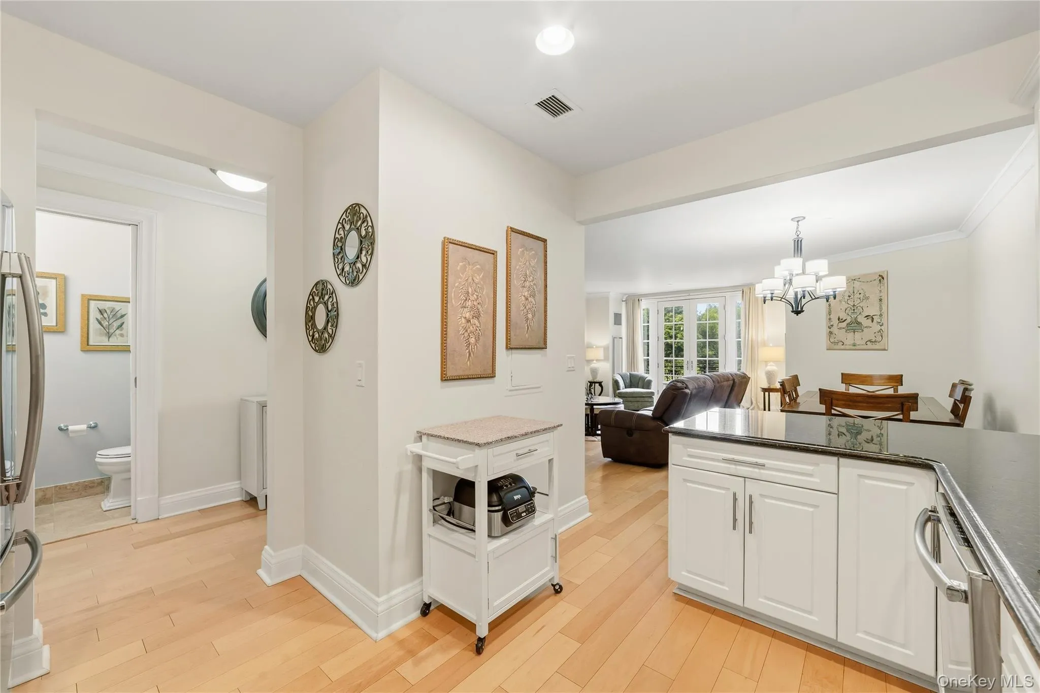 The floor plan has a flow for convenience in elegant surroundings. . The floor plan has a flow for convenience in elegant surroundings. .