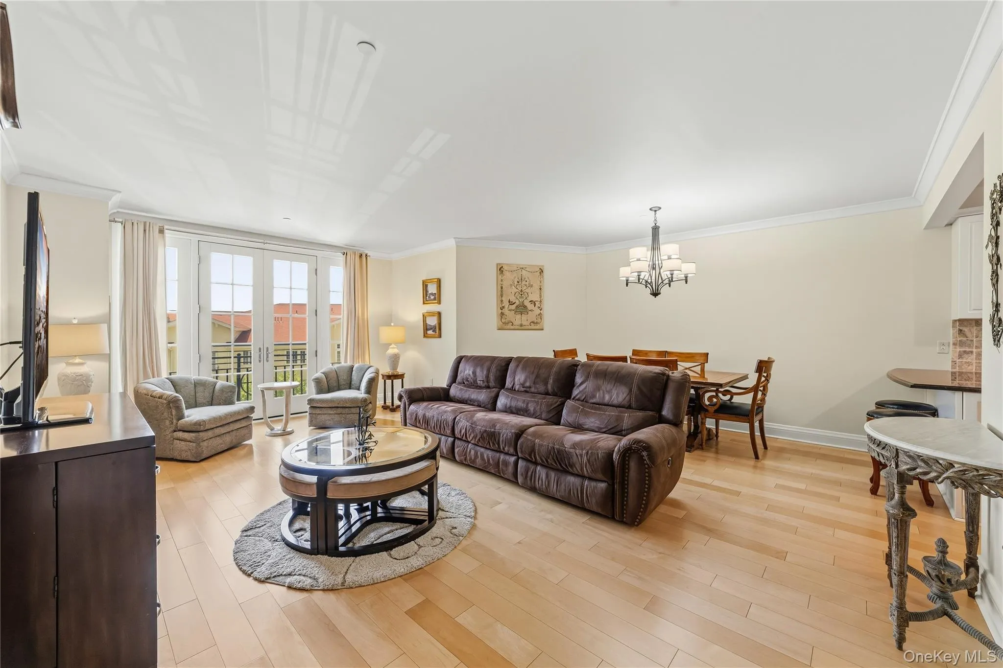 Room for all your everyday and entertaining needs. Room for all your everyday and entertaining needs.