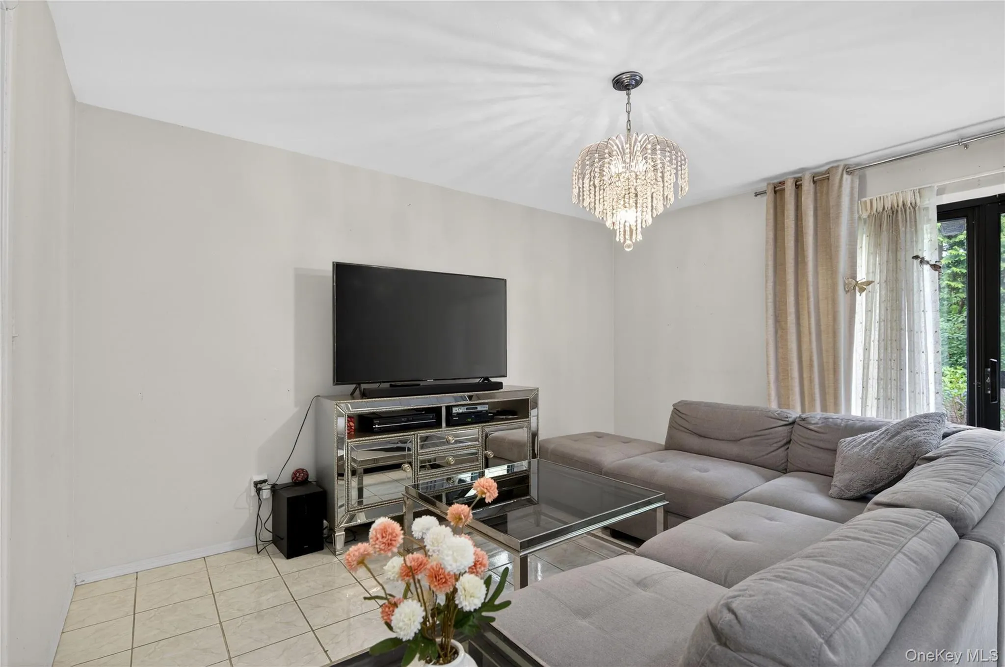 Spacious Den w/Sliding Doors leads to a private patio Spacious Den w/Sliding Doors leads to a private patio