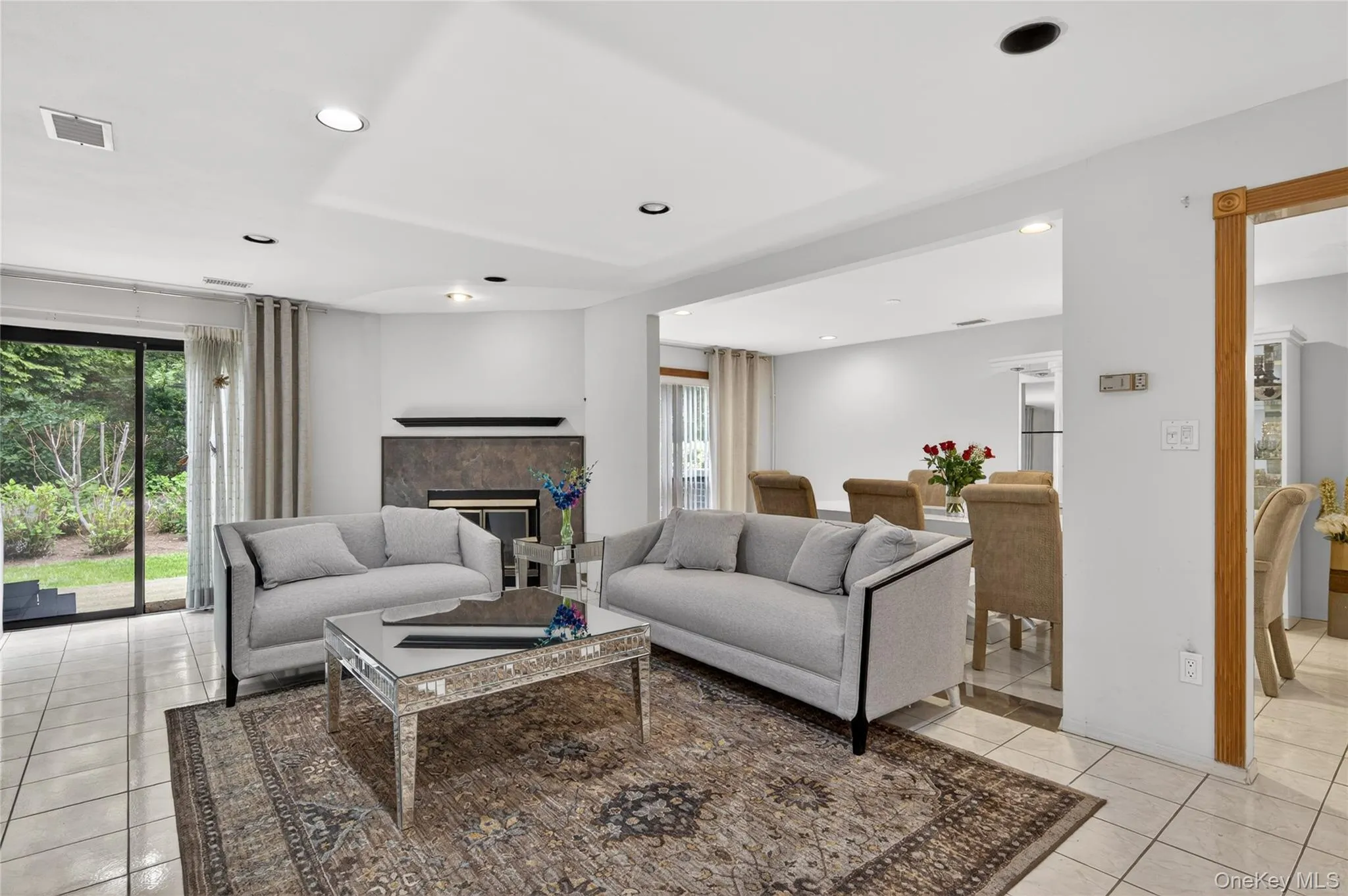 Relax & Enjoy cozy evenings by the fireplace Relax & Enjoy cozy evenings by the fireplace