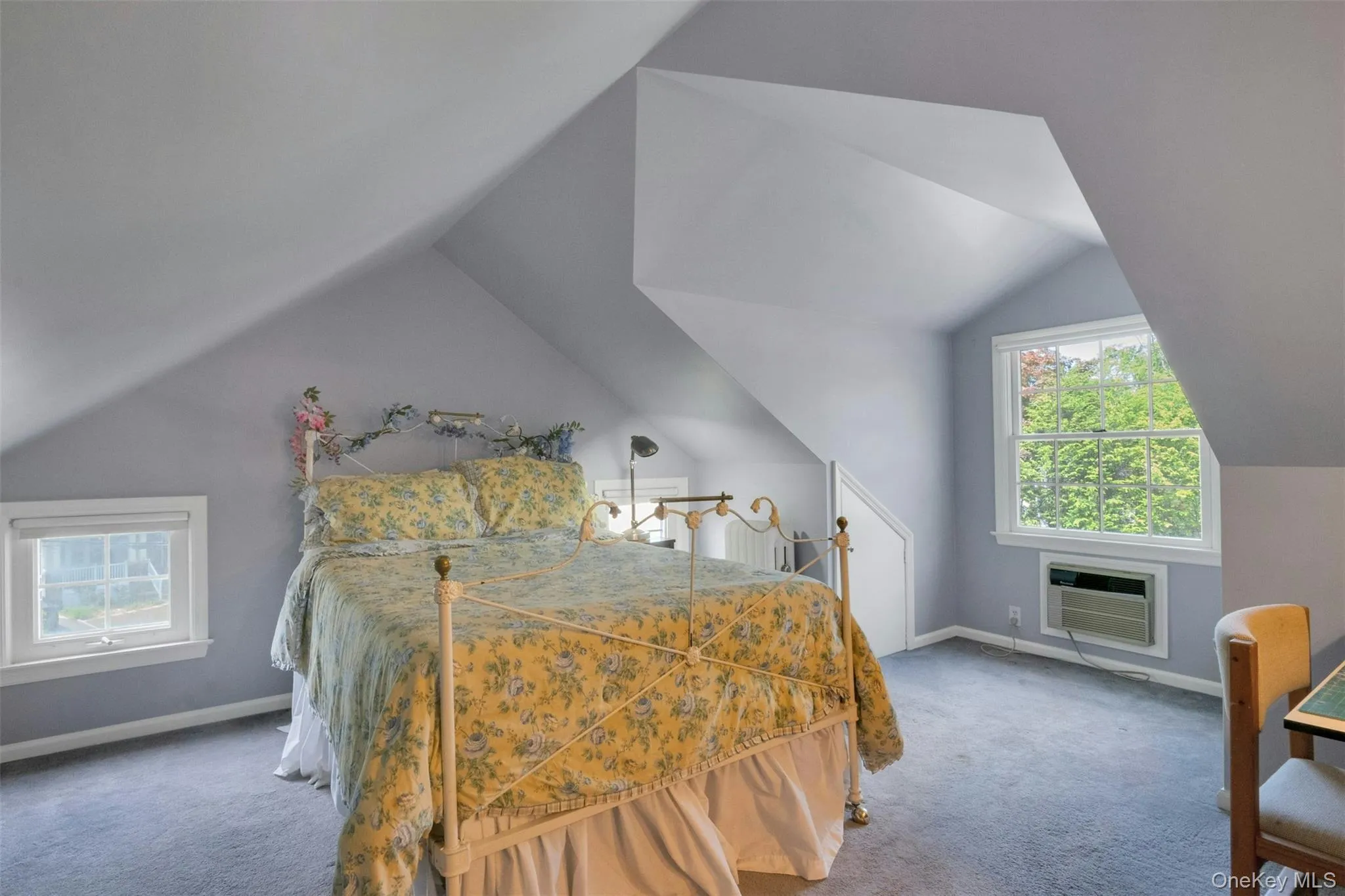 5th bedroom - 3rd floor 5th bedroom - 3rd floor