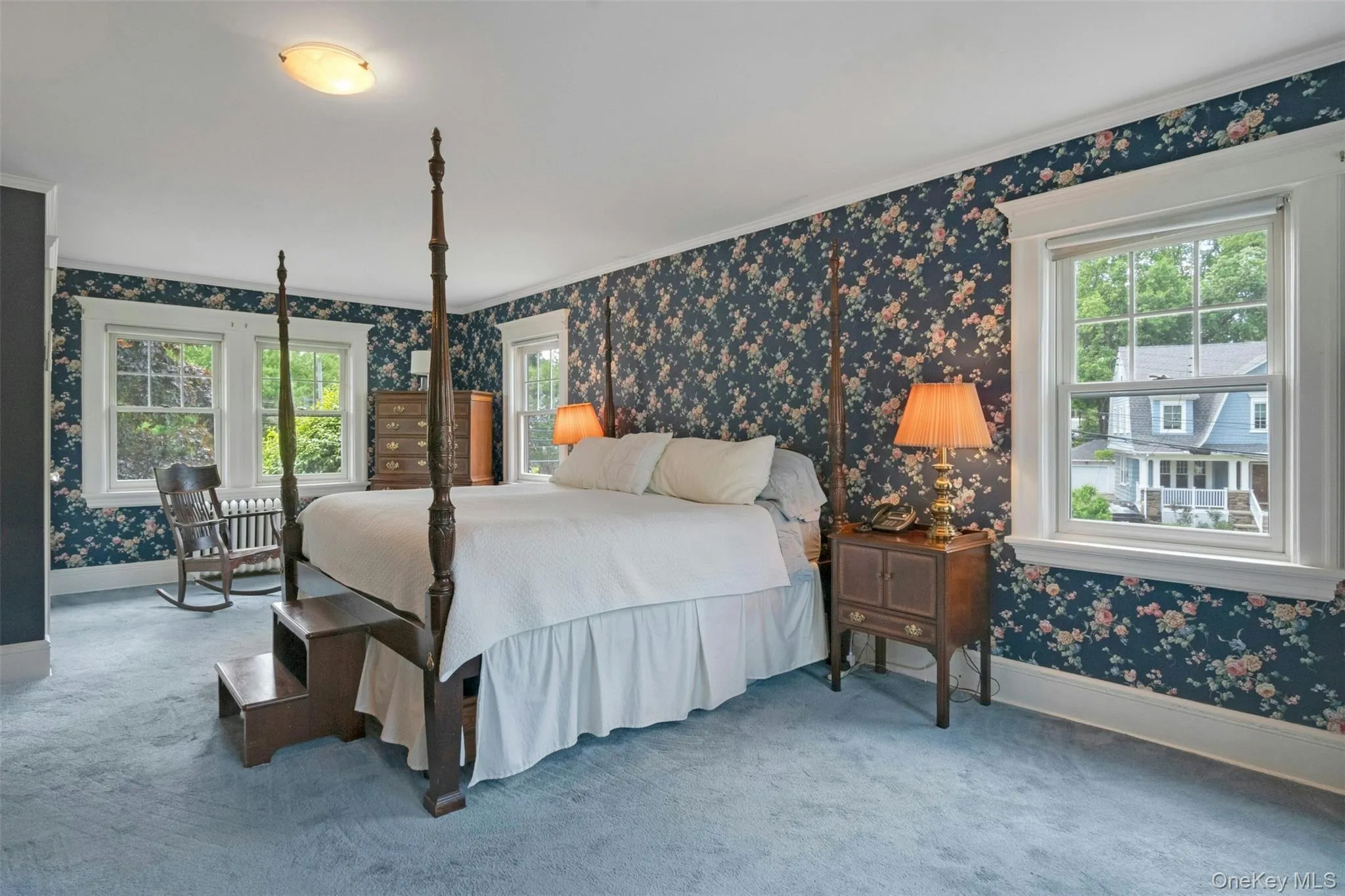 Large bright room Large bright room