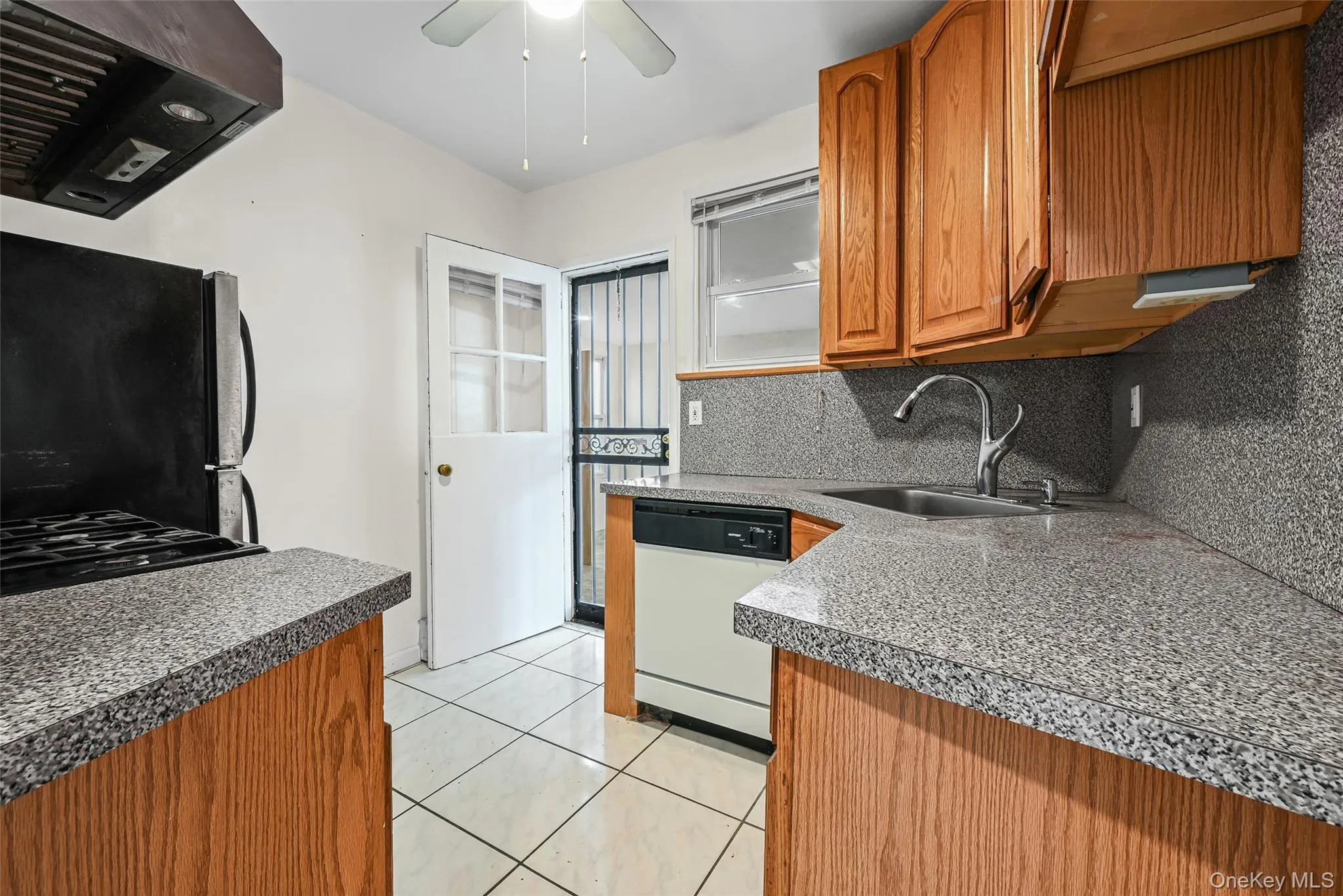 151-67 27th Avenue, New York, NY, 3 Bedrooms Bedrooms, 6 Rooms Rooms,1 BathroomBathrooms,Residential Lease,For Rent,27th,0,000117 151-67 27th Avenue, New York, NY, 3 Bedrooms Bedrooms, 6 Rooms Rooms,1 BathroomBathrooms,Residential Lease,For Rent,27th,0,000117
