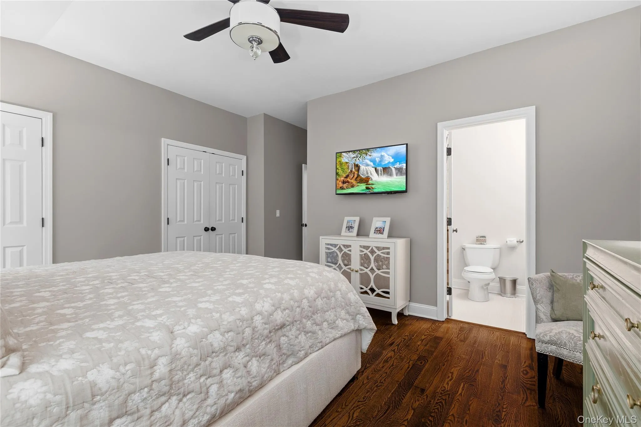 Primary Bedroom En Suite Primary Bedroom En Suite