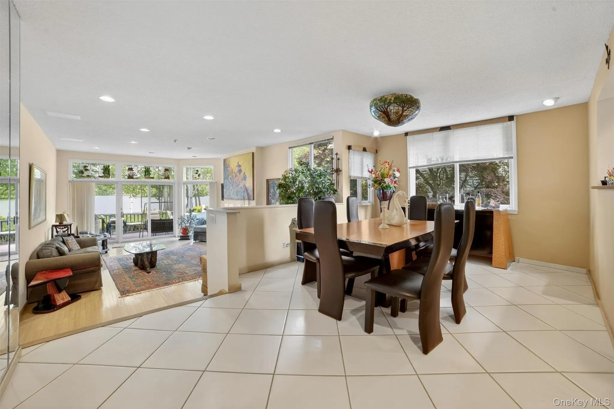Dining Room -enjoy beautiful views of the Lake! Dining Room -enjoy beautiful views of the Lake!
