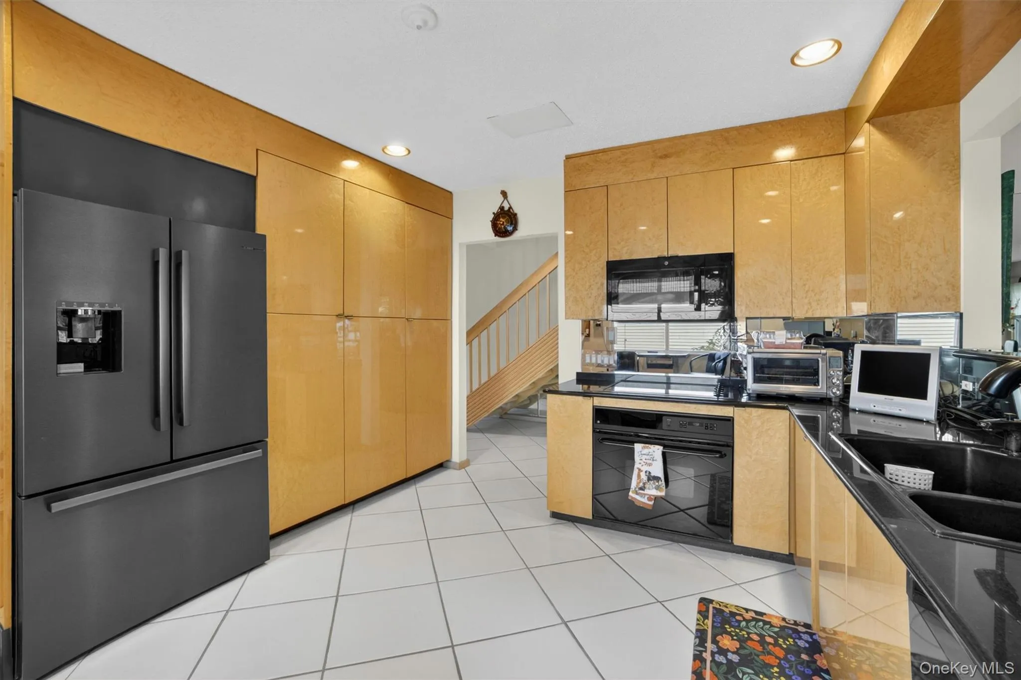 Eat-in Kitchen Eat-in Kitchen
