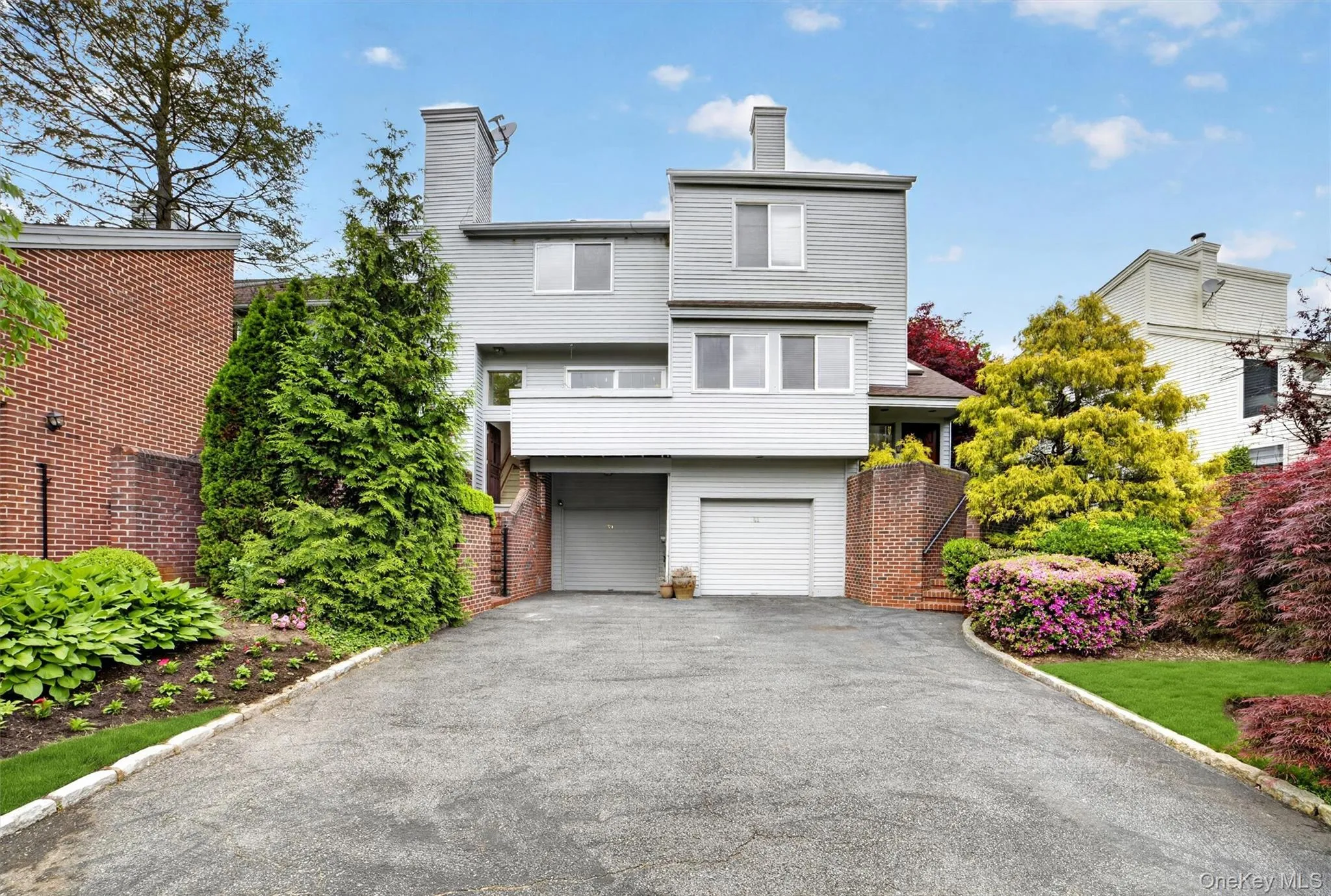 Large 3 car driveway into 2 car garage Large 3 car driveway into 2 car garage