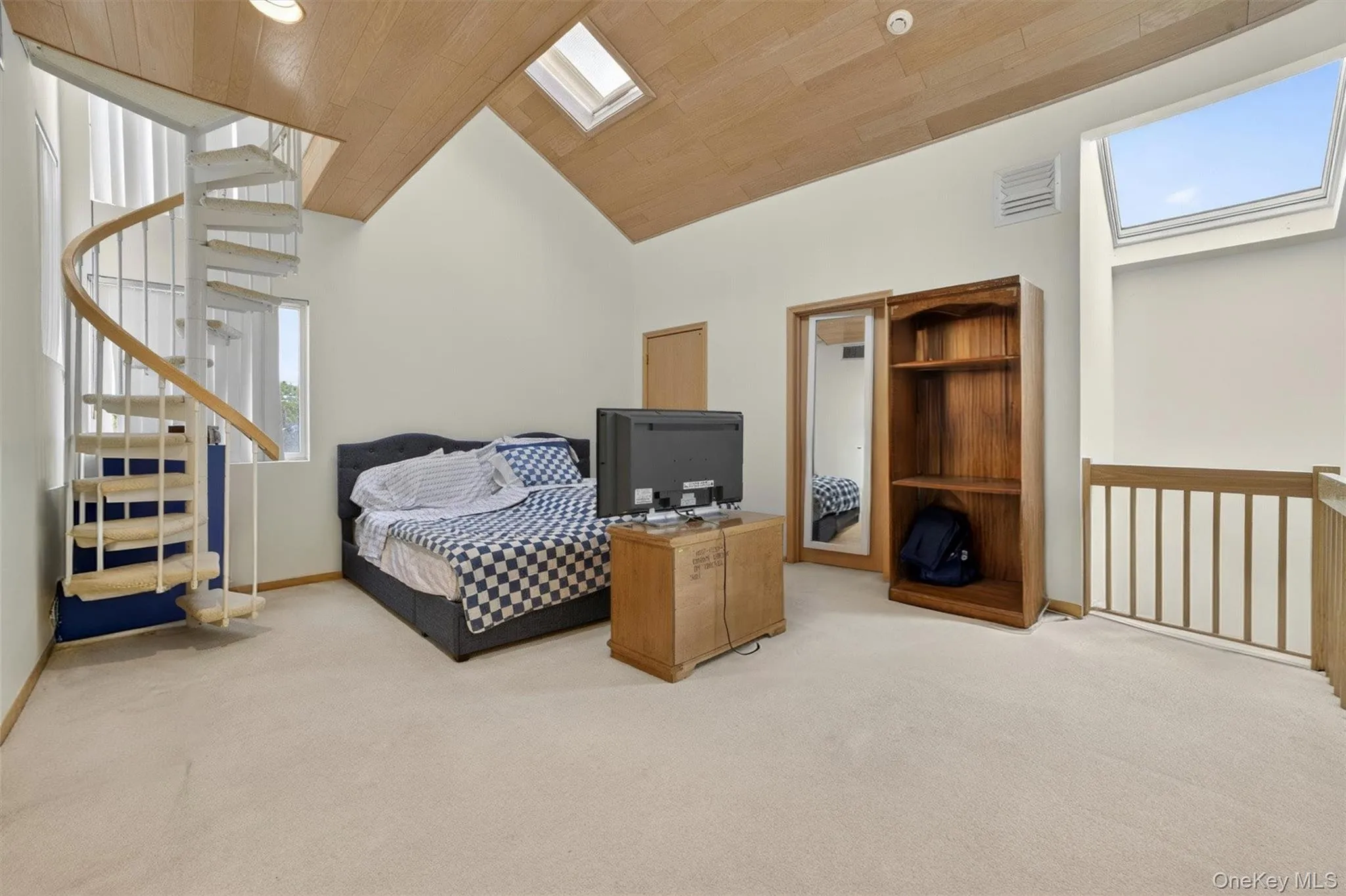 Open Loft is being used as a bedroom/can be used as gym/Office Open Loft is being used as a bedroom/can be used as gym/Office