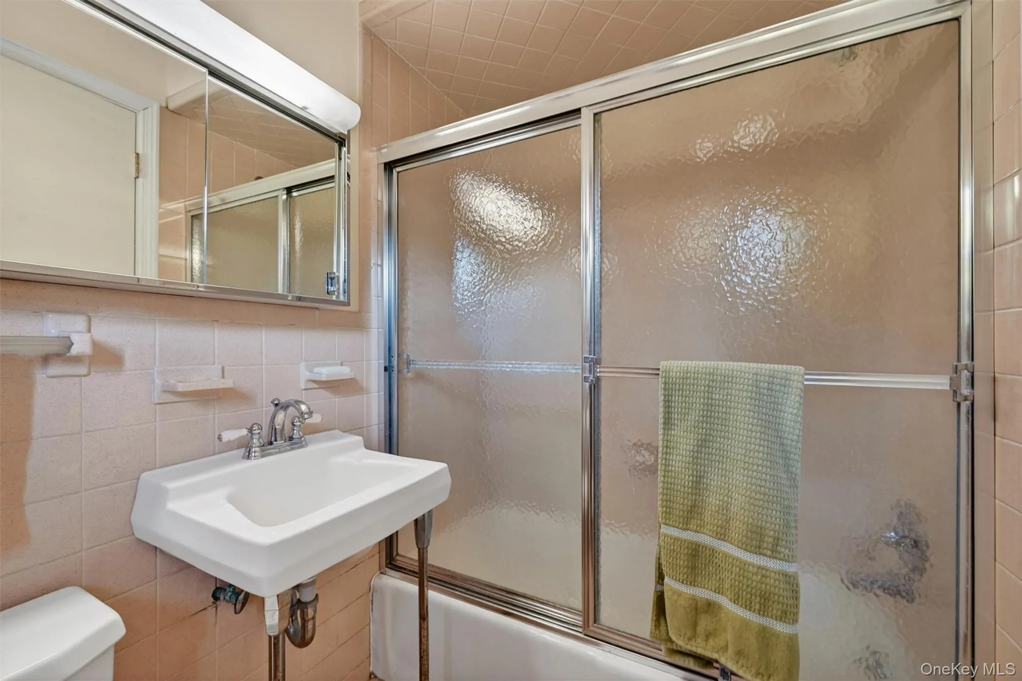 20 Moriah Lane, Ramapo, NY, 6 Bedrooms Bedrooms, 18 Rooms Rooms,5 BathroomsBathrooms,Residential,For Rent,Moriah,0,000156 20 Moriah Lane, Ramapo, NY, 6 Bedrooms Bedrooms, 18 Rooms Rooms,5 BathroomsBathrooms,Residential,For Rent,Moriah,0,000156