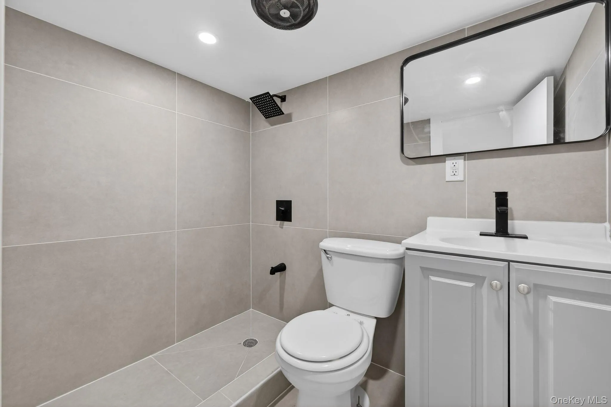 145-03 123rd Avenue, New York, NY, 3 Bedrooms Bedrooms, 12 Rooms Rooms,2 BathroomsBathrooms,Residential,For Rent,123rd,0,000158 145-03 123rd Avenue, New York, NY, 3 Bedrooms Bedrooms, 12 Rooms Rooms,2 BathroomsBathrooms,Residential,For Rent,123rd,0,000158