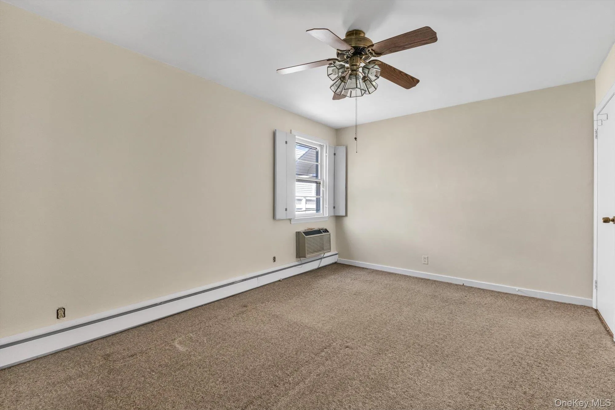 167-14 Jewel Avenue, New York, NY, 3 Bedrooms Bedrooms, 7 Rooms Rooms,1 BathroomBathrooms,Residential,For Rent,Jewel,0,000165 167-14 Jewel Avenue, New York, NY, 3 Bedrooms Bedrooms, 7 Rooms Rooms,1 BathroomBathrooms,Residential,For Rent,Jewel,0,000165