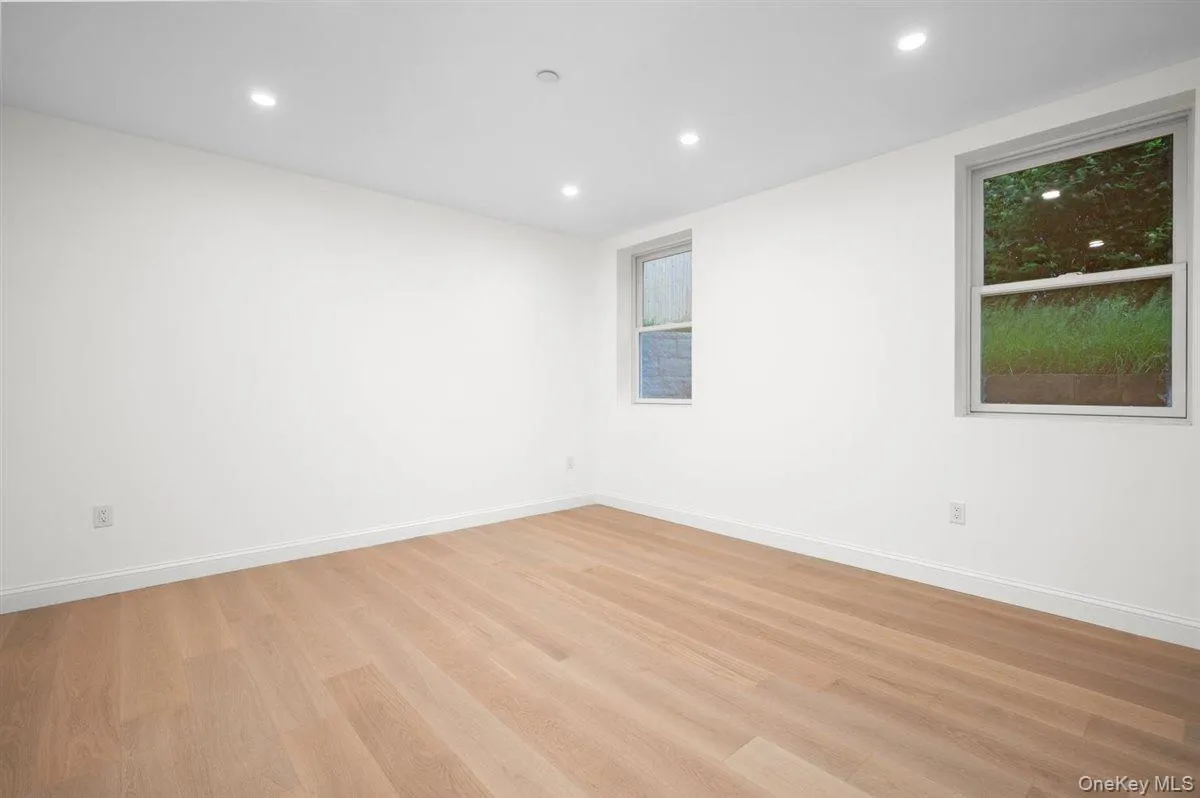215 Prospect Avenue, Greenburgh, NY, 5 Bedrooms Bedrooms, 11 Rooms Rooms,3 BathroomsBathrooms,Residential,For Rent,Prospect,0,000168 215 Prospect Avenue, Greenburgh, NY, 5 Bedrooms Bedrooms, 11 Rooms Rooms,3 BathroomsBathrooms,Residential,For Rent,Prospect,0,000168