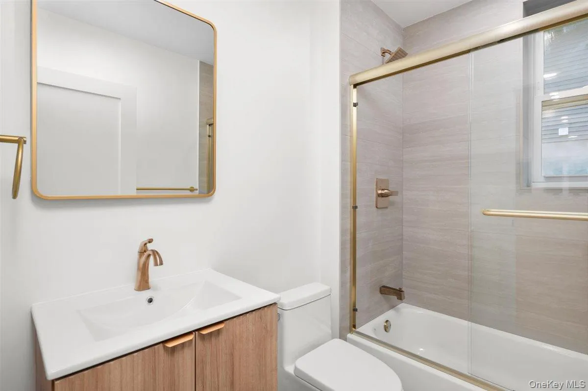 215 Prospect Avenue, Greenburgh, NY, 5 Bedrooms Bedrooms, 11 Rooms Rooms,3 BathroomsBathrooms,Residential,For Rent,Prospect,0,000168 215 Prospect Avenue, Greenburgh, NY, 5 Bedrooms Bedrooms, 11 Rooms Rooms,3 BathroomsBathrooms,Residential,For Rent,Prospect,0,000168