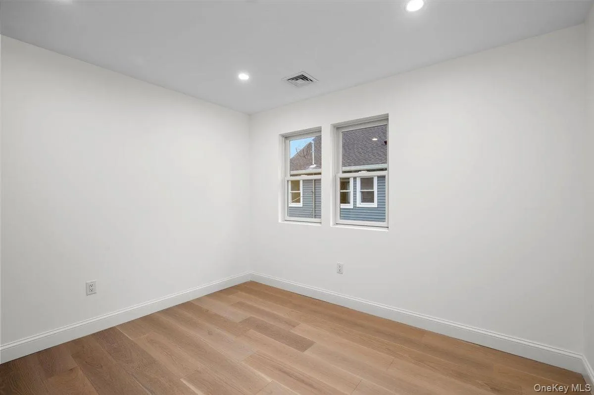 215 Prospect Avenue, Greenburgh, NY, 5 Bedrooms Bedrooms, 11 Rooms Rooms,3 BathroomsBathrooms,Residential,For Rent,Prospect,0,000168 215 Prospect Avenue, Greenburgh, NY, 5 Bedrooms Bedrooms, 11 Rooms Rooms,3 BathroomsBathrooms,Residential,For Rent,Prospect,0,000168