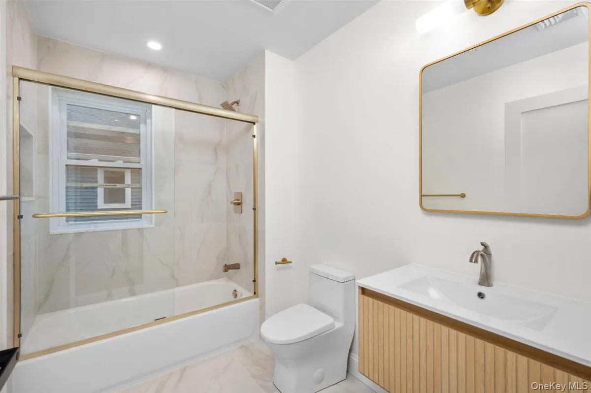 215 Prospect Avenue, Greenburgh, NY, 5 Bedrooms Bedrooms, 11 Rooms Rooms,3 BathroomsBathrooms,Residential,For Rent,Prospect,0,000168 215 Prospect Avenue, Greenburgh, NY, 5 Bedrooms Bedrooms, 11 Rooms Rooms,3 BathroomsBathrooms,Residential,For Rent,Prospect,0,000168