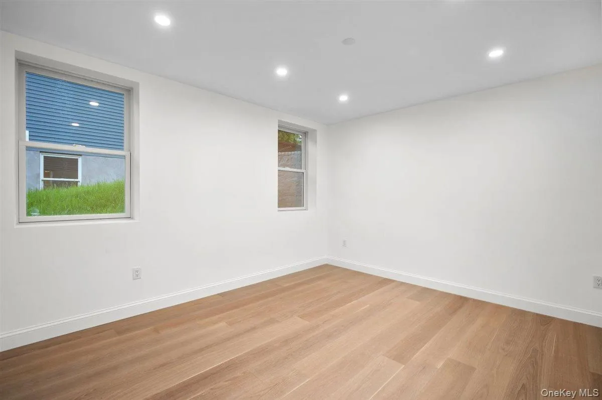 215 Prospect Avenue, Greenburgh, NY, 5 Bedrooms Bedrooms, 11 Rooms Rooms,3 BathroomsBathrooms,Residential,For Rent,Prospect,0,000168 215 Prospect Avenue, Greenburgh, NY, 5 Bedrooms Bedrooms, 11 Rooms Rooms,3 BathroomsBathrooms,Residential,For Rent,Prospect,0,000168