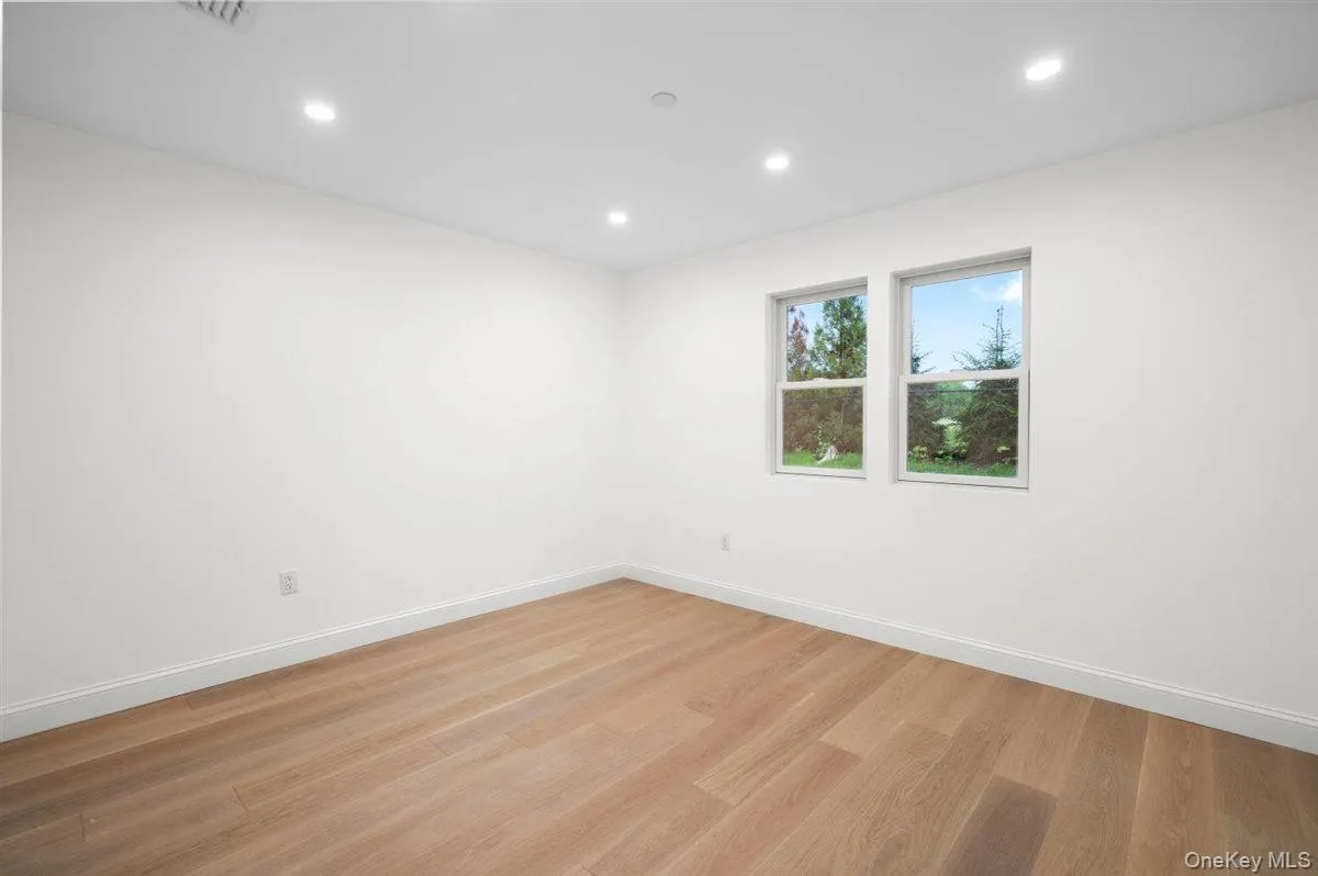 215 Prospect Avenue, Greenburgh, NY, 5 Bedrooms Bedrooms, 11 Rooms Rooms,3 BathroomsBathrooms,Residential,For Rent,Prospect,0,000168 215 Prospect Avenue, Greenburgh, NY, 5 Bedrooms Bedrooms, 11 Rooms Rooms,3 BathroomsBathrooms,Residential,For Rent,Prospect,0,000168