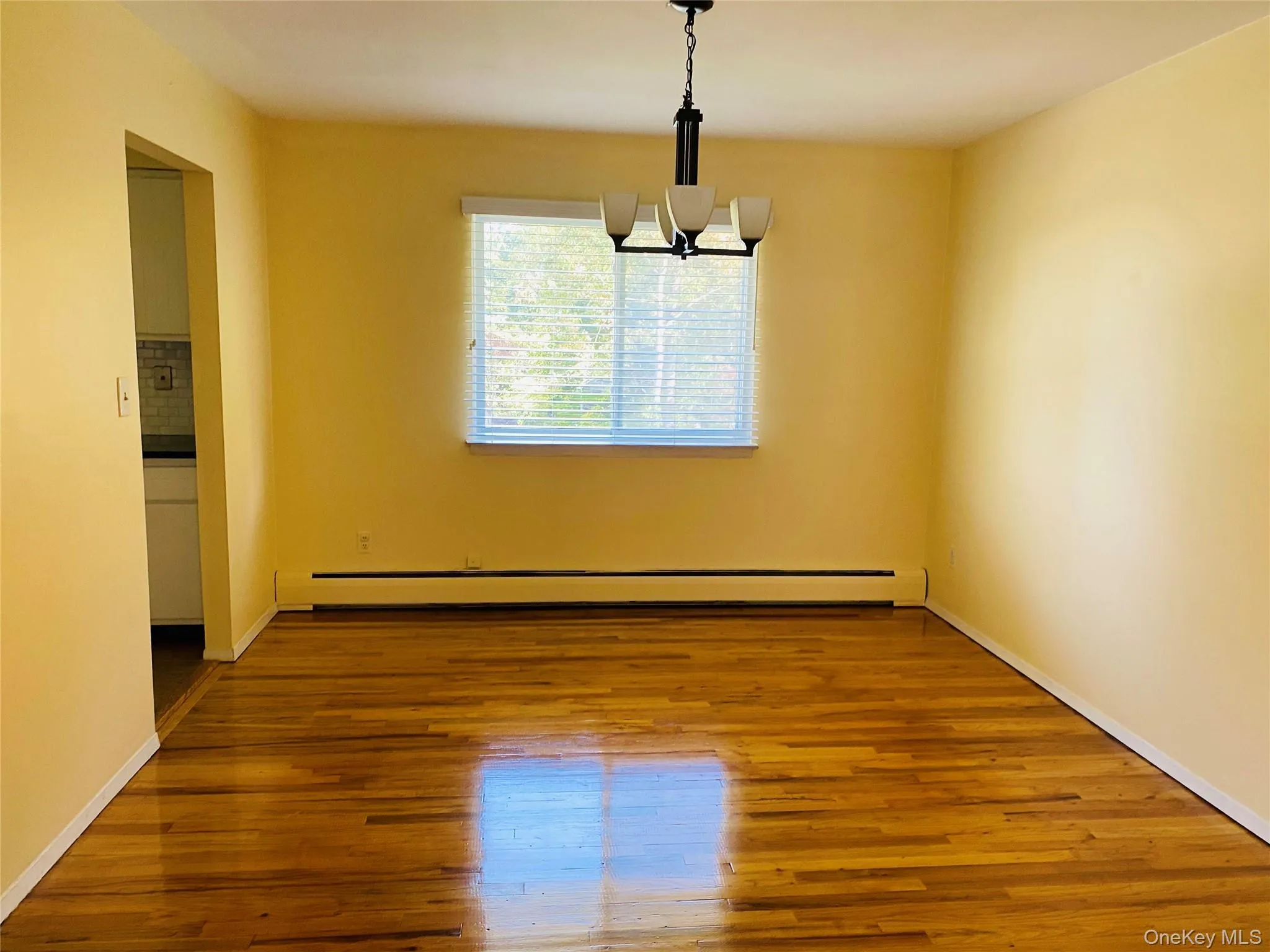 3 Antoine, Huntington, NY, 2 Bedrooms Bedrooms, 5 Rooms Rooms,1 BathroomBathrooms,Residential Lease,For Rent,Antoine,0,000170 3 Antoine, Huntington, NY, 2 Bedrooms Bedrooms, 5 Rooms Rooms,1 BathroomBathrooms,Residential Lease,For Rent,Antoine,0,000170