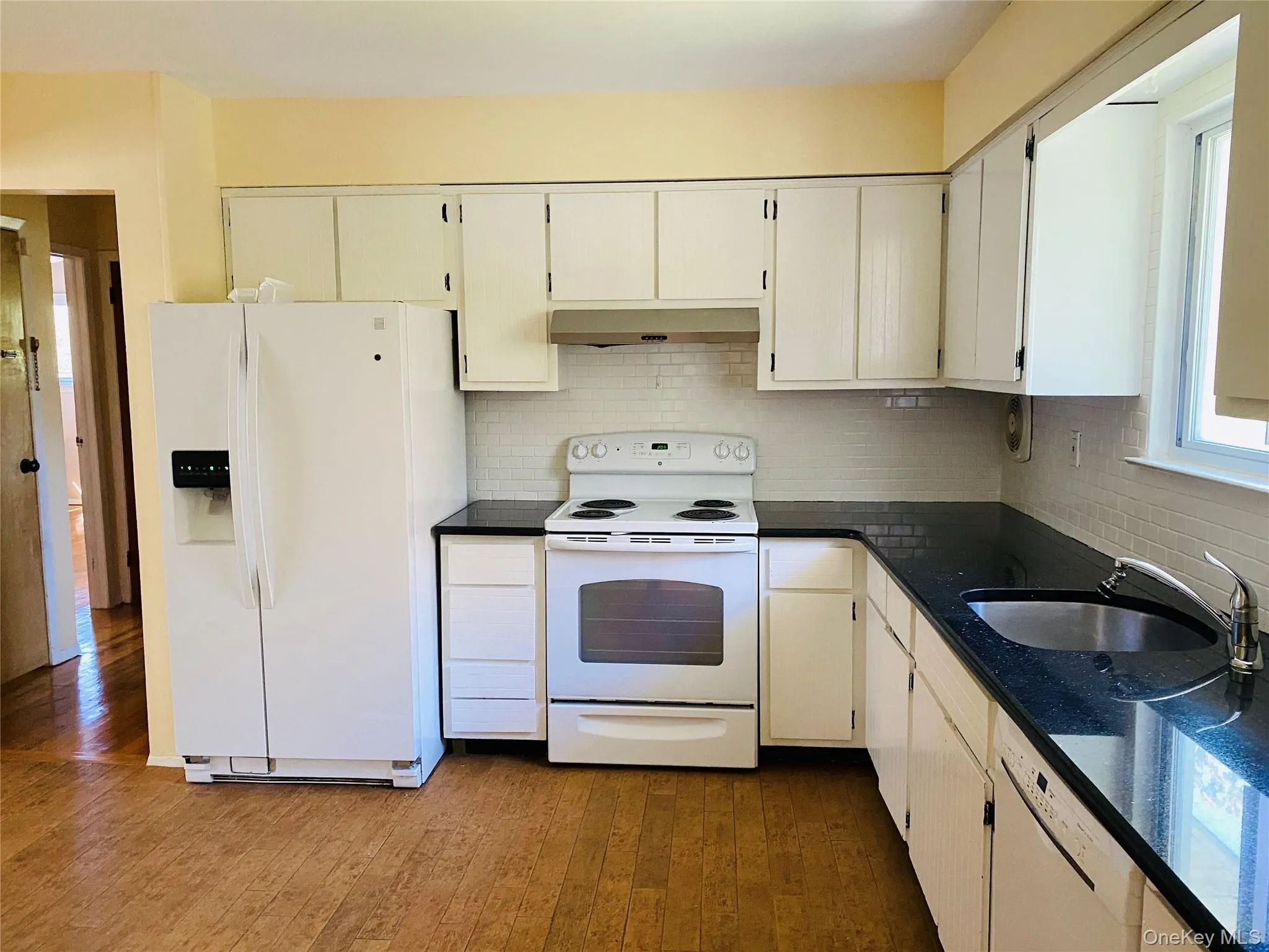3 Antoine, Huntington, NY, 2 Bedrooms Bedrooms, 5 Rooms Rooms,1 BathroomBathrooms,Residential Lease,For Rent,Antoine,0,000170 3 Antoine, Huntington, NY, 2 Bedrooms Bedrooms, 5 Rooms Rooms,1 BathroomBathrooms,Residential Lease,For Rent,Antoine,0,000170