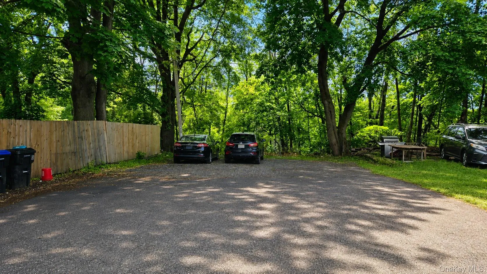 Rear parking area Rear parking area