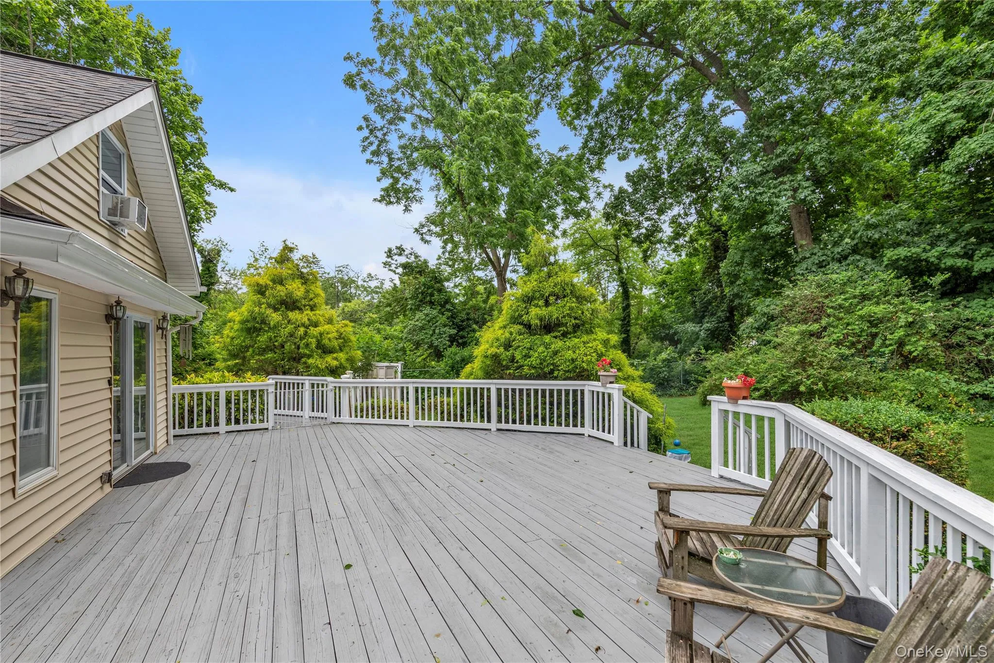 LARGE DECK LARGE DECK