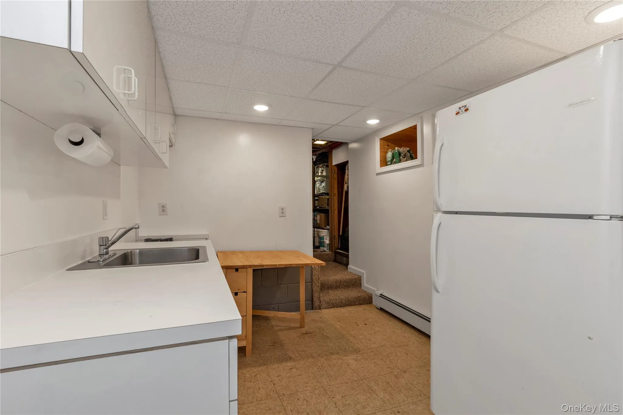 LOWER LEVEL KITCHENETTE LOWER LEVEL KITCHENETTE