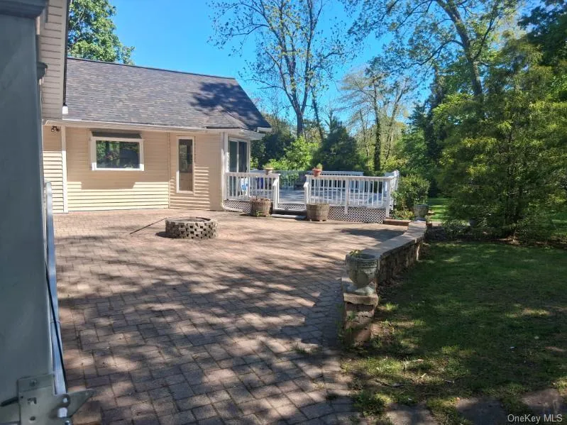 BACK PATIO W FIRE PIT BACK PATIO W FIRE PIT