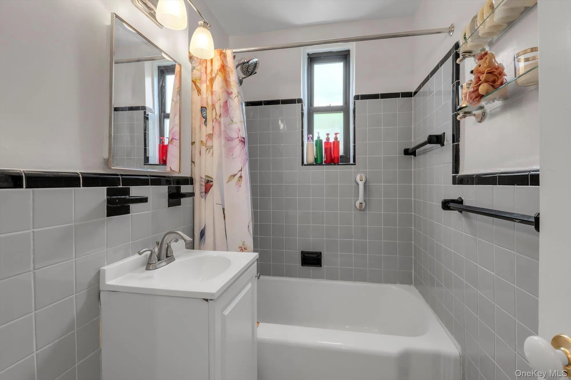 83-35 139 Street, New York, NY, 2 Bedrooms Bedrooms, 5 Rooms Rooms,1 BathroomBathrooms,Residential,For Rent,139,0,000177 83-35 139 Street, New York, NY, 2 Bedrooms Bedrooms, 5 Rooms Rooms,1 BathroomBathrooms,Residential,For Rent,139,0,000177