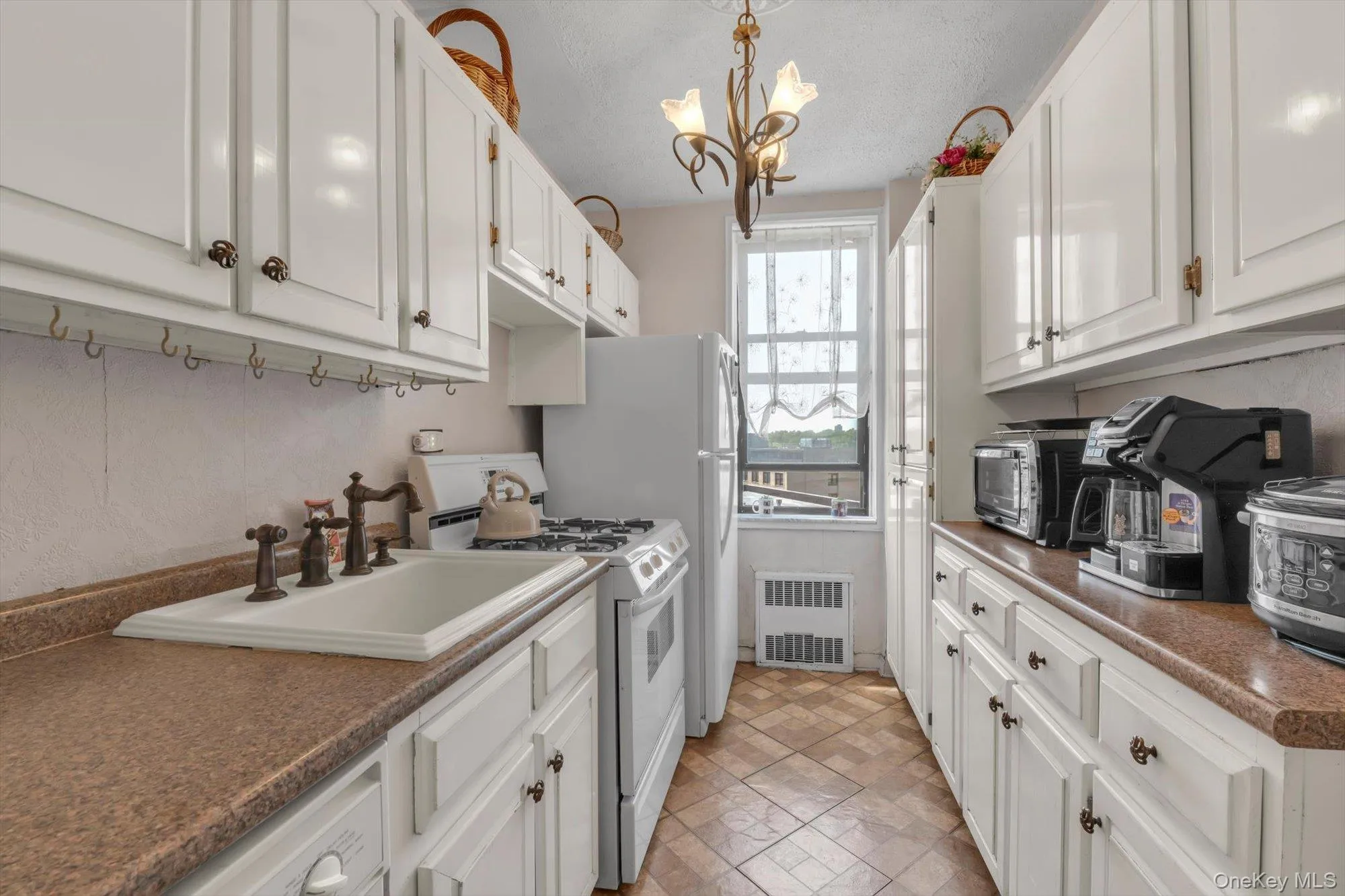 83-35 139 Street, New York, NY, 2 Bedrooms Bedrooms, 5 Rooms Rooms,1 BathroomBathrooms,Residential,For Rent,139,0,000177 83-35 139 Street, New York, NY, 2 Bedrooms Bedrooms, 5 Rooms Rooms,1 BathroomBathrooms,Residential,For Rent,139,0,000177