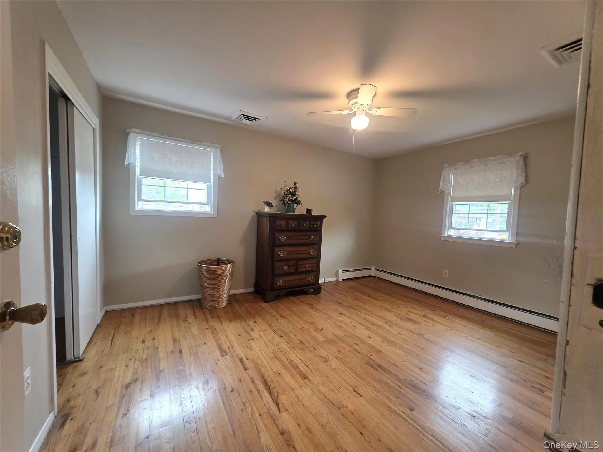 Large 3rd bedroom Large 3rd bedroom
