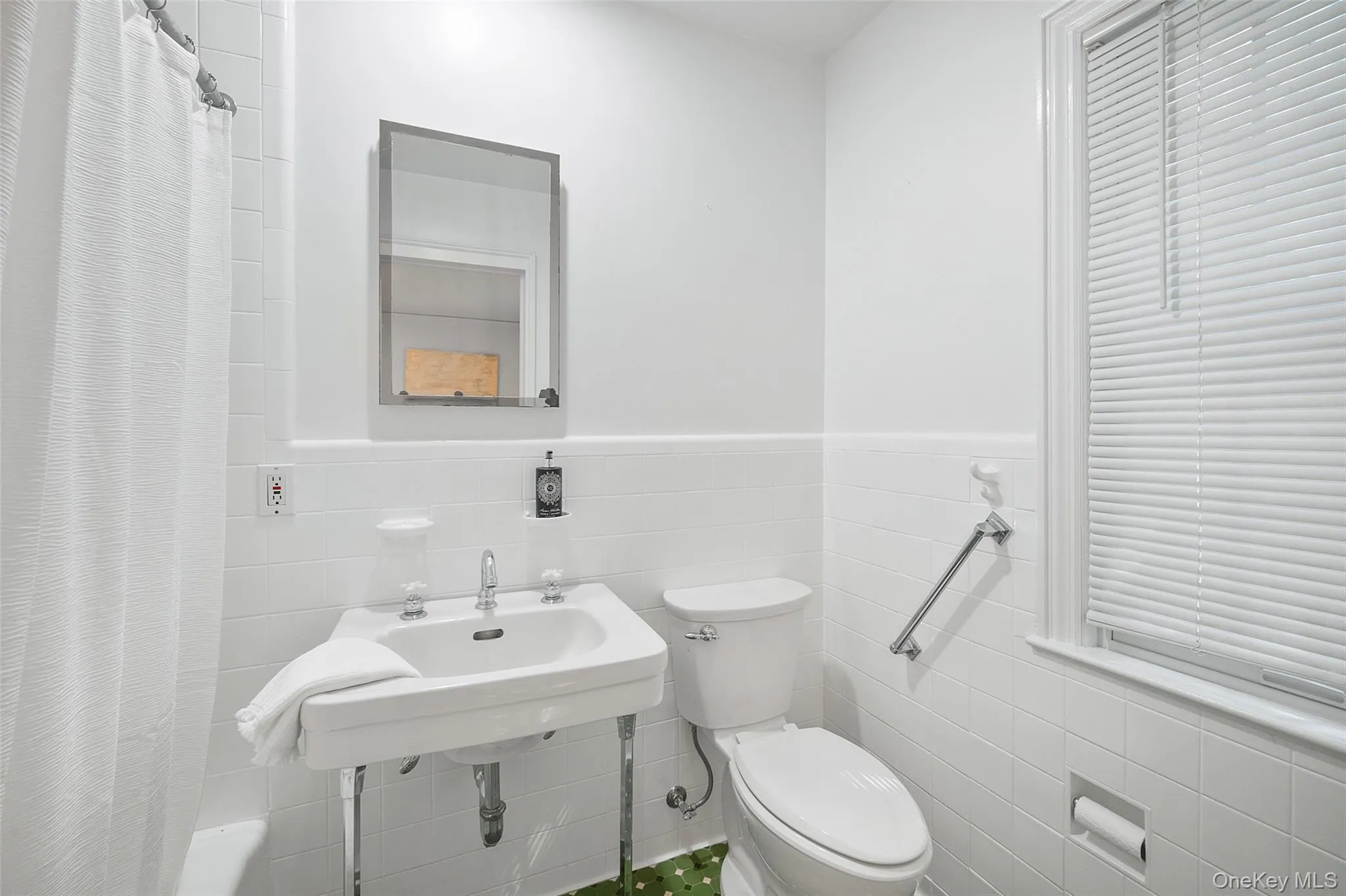 52 Midland Avenue, Eastchester, NY, 4 Bedrooms Bedrooms, 9 Rooms Rooms,3 BathroomsBathrooms,Residential,For Rent,Midland,0,000181 52 Midland Avenue, Eastchester, NY, 4 Bedrooms Bedrooms, 9 Rooms Rooms,3 BathroomsBathrooms,Residential,For Rent,Midland,0,000181
