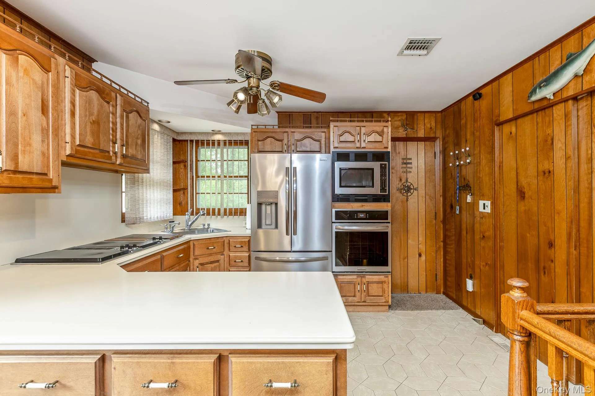 New Frig, Oven, Microwave & Dishwasher, (No repensentation on the compactor & Stove top) New Frig, Oven, Microwave & Dishwasher, (No repensentation on the compactor & Stove top)