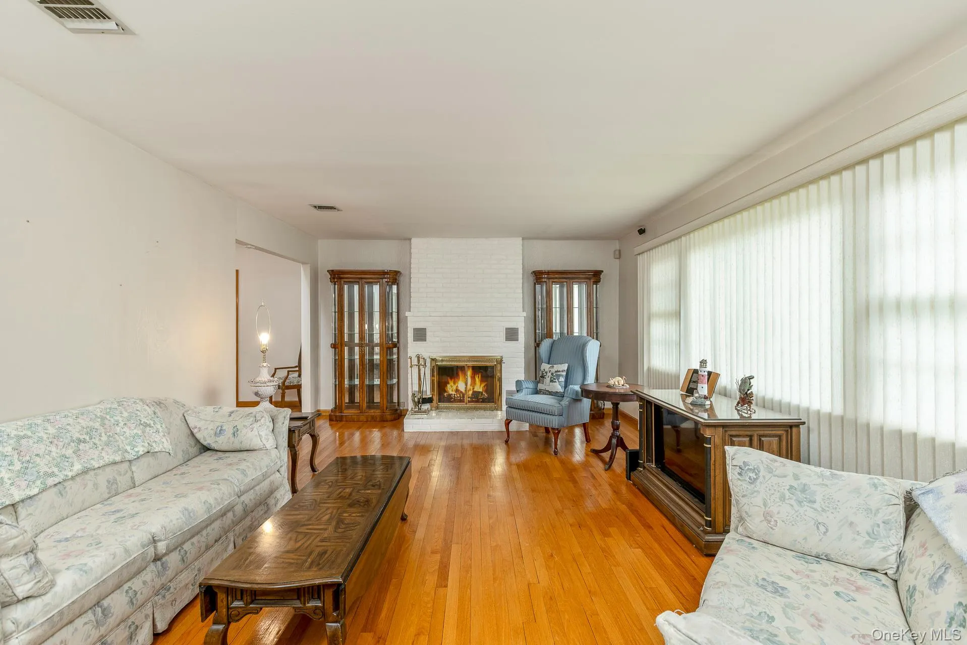 1431 Motor Parkway, Islip, NY, 3 Bedrooms Bedrooms, 9 Rooms Rooms,2 BathroomsBathrooms,Residential,For Rent,Motor,0,000184 1431 Motor Parkway, Islip, NY, 3 Bedrooms Bedrooms, 9 Rooms Rooms,2 BathroomsBathrooms,Residential,For Rent,Motor,0,000184