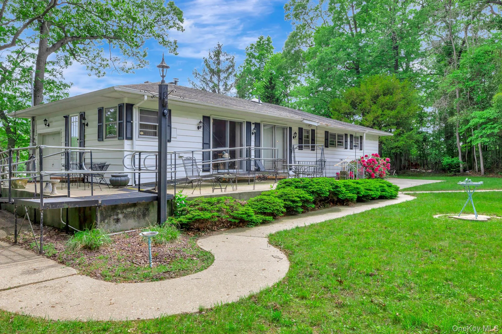 1431 Motor Parkway, Islip, NY, 3 Bedrooms Bedrooms, 9 Rooms Rooms,2 BathroomsBathrooms,Residential,For Rent,Motor,0,000184 1431 Motor Parkway, Islip, NY, 3 Bedrooms Bedrooms, 9 Rooms Rooms,2 BathroomsBathrooms,Residential,For Rent,Motor,0,000184