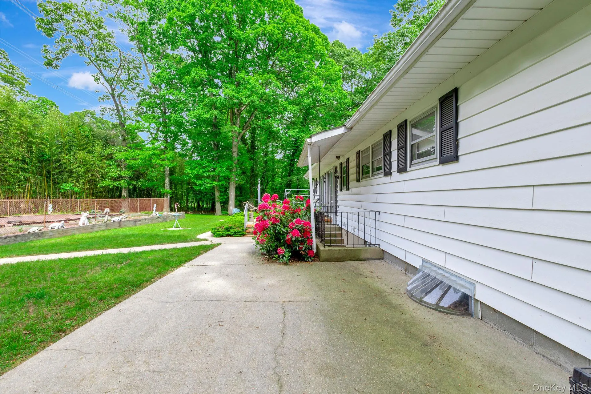 1431 Motor Parkway, Islip, NY, 3 Bedrooms Bedrooms, 9 Rooms Rooms,2 BathroomsBathrooms,Residential,For Rent,Motor,0,000184 1431 Motor Parkway, Islip, NY, 3 Bedrooms Bedrooms, 9 Rooms Rooms,2 BathroomsBathrooms,Residential,For Rent,Motor,0,000184
