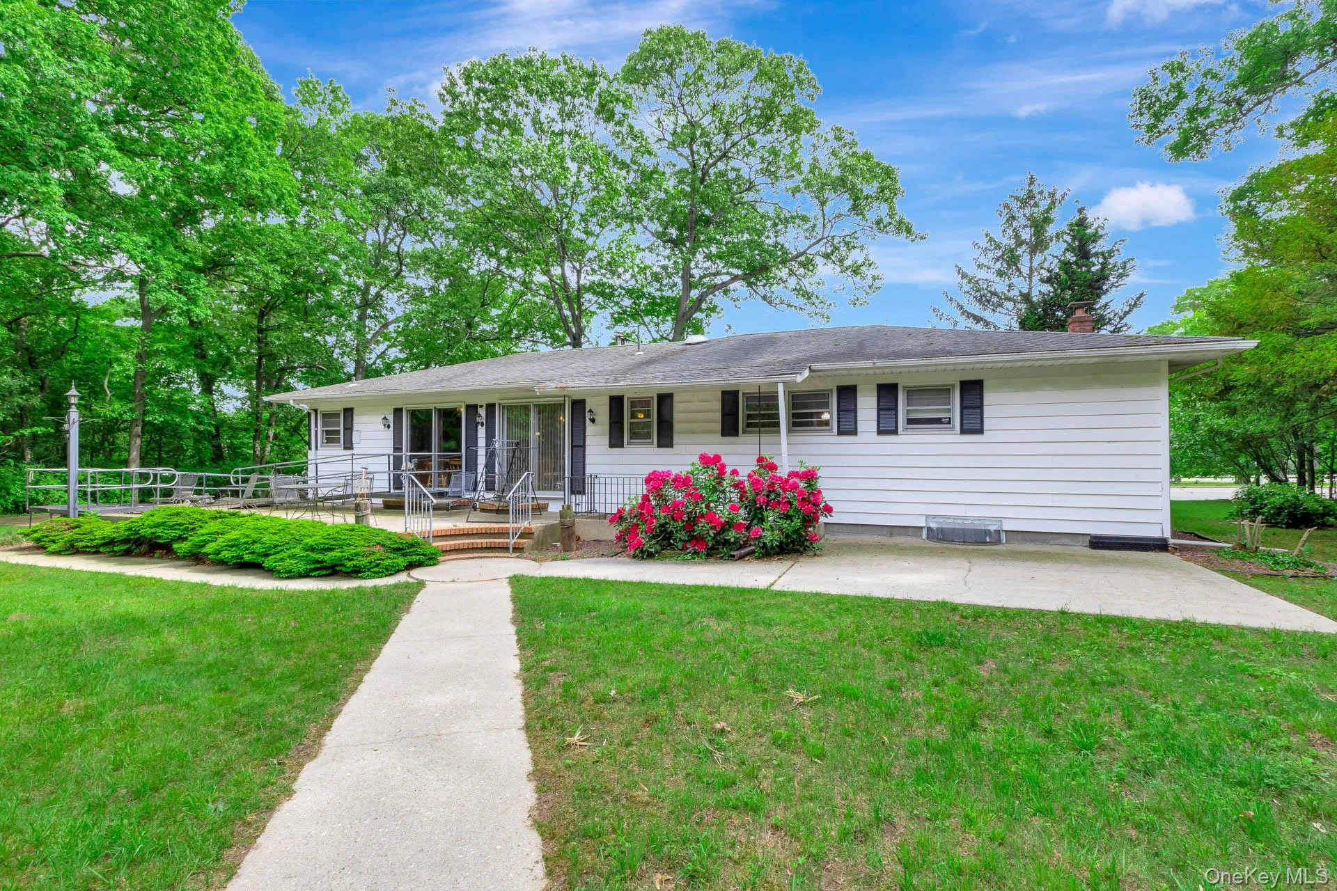 1431 Motor Parkway, Islip, NY, 3 Bedrooms Bedrooms, 9 Rooms Rooms,2 BathroomsBathrooms,Residential,For Rent,Motor,0,000184 1431 Motor Parkway, Islip, NY, 3 Bedrooms Bedrooms, 9 Rooms Rooms,2 BathroomsBathrooms,Residential,For Rent,Motor,0,000184